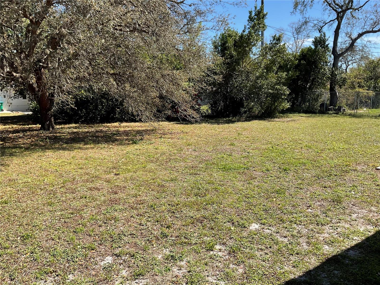 1073 W EMBASSY DR, DELTONA, FL, 32725