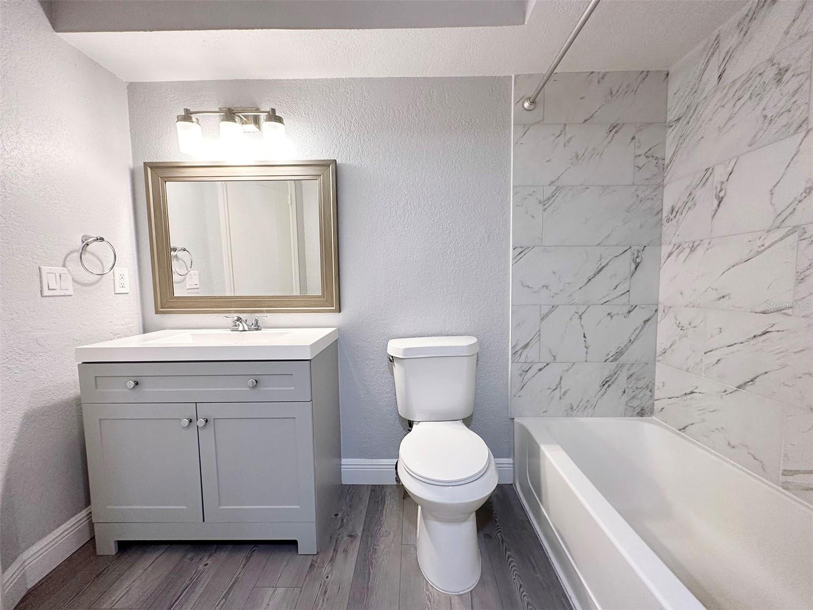 5124 CONROY RD #12, ORLANDO, FL, 32811