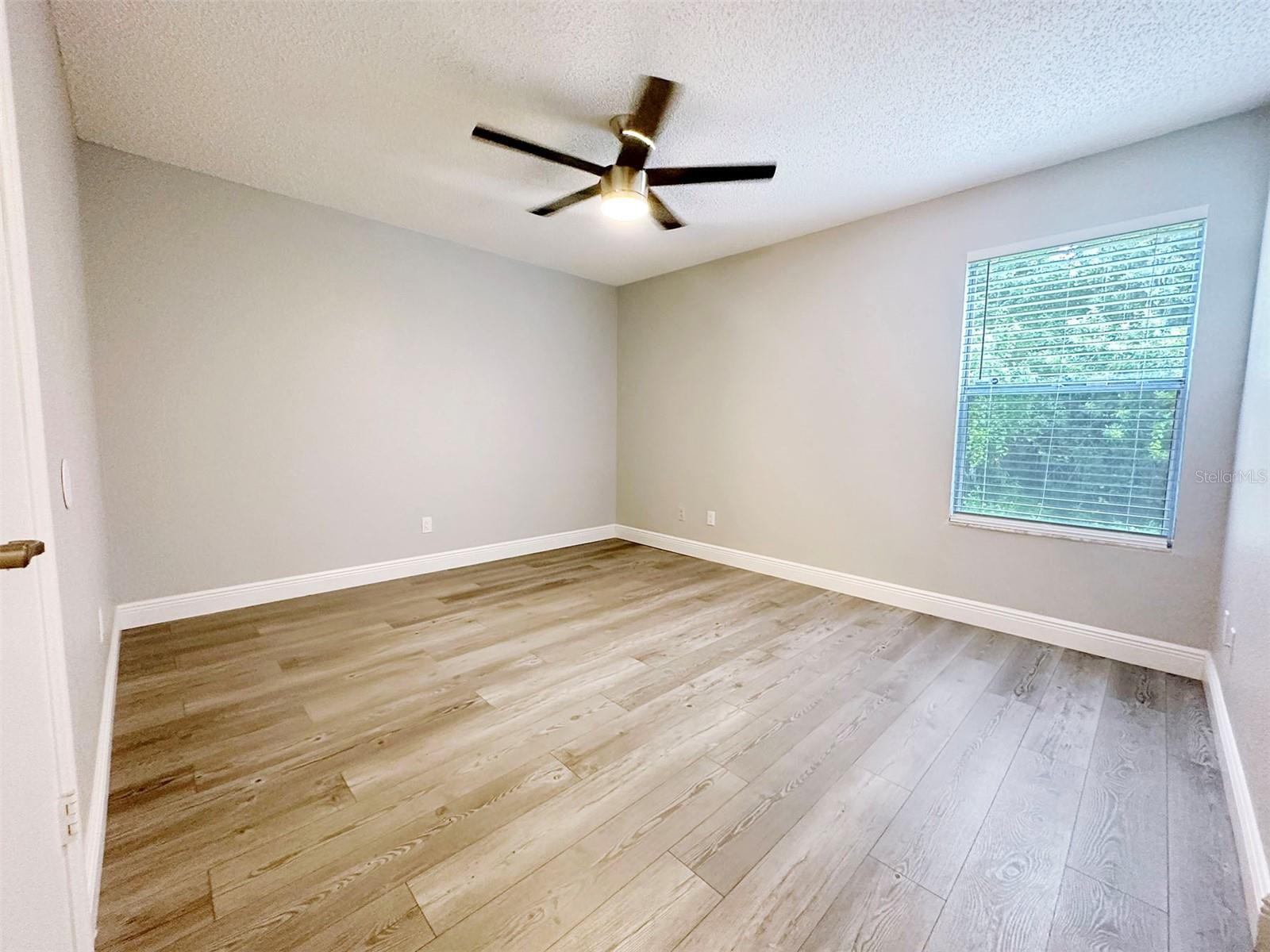 5124 CONROY RD #12, ORLANDO, FL, 32811