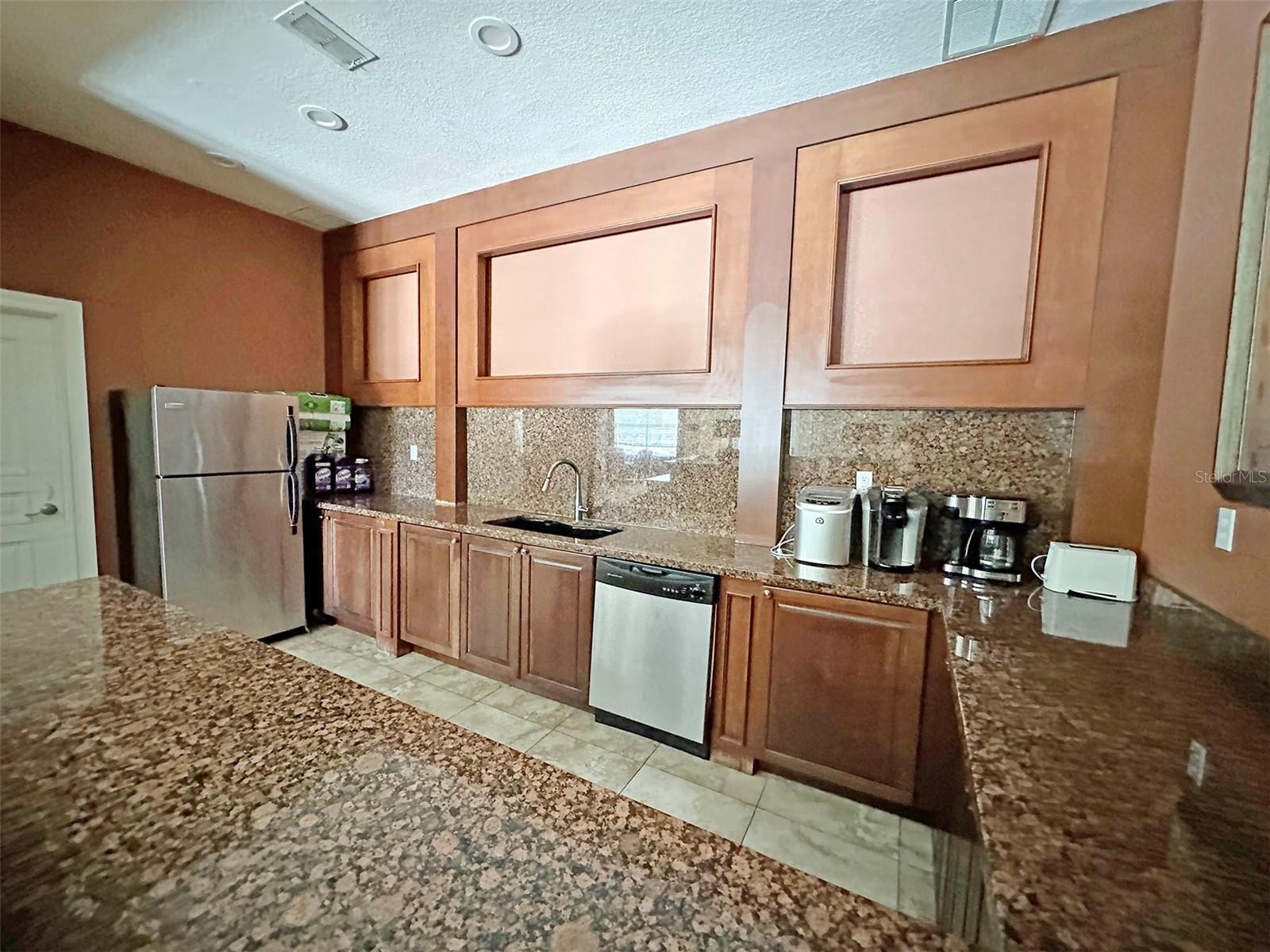 5124 CONROY RD #12, ORLANDO, FL, 32811