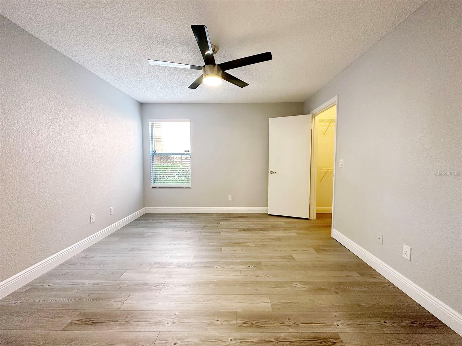 5124 CONROY RD #12, ORLANDO, FL, 32811