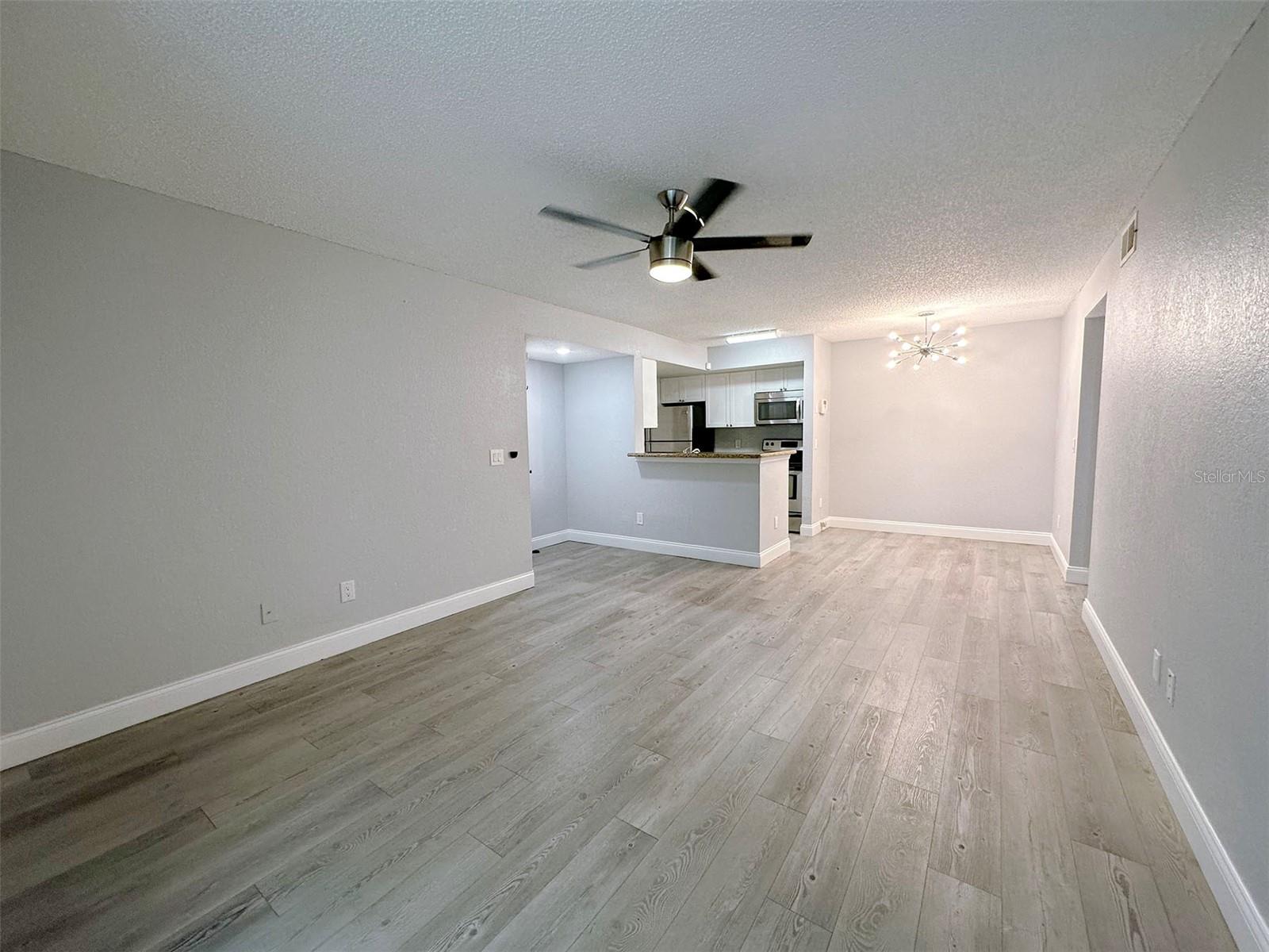 5124 CONROY RD #12, ORLANDO, FL, 32811