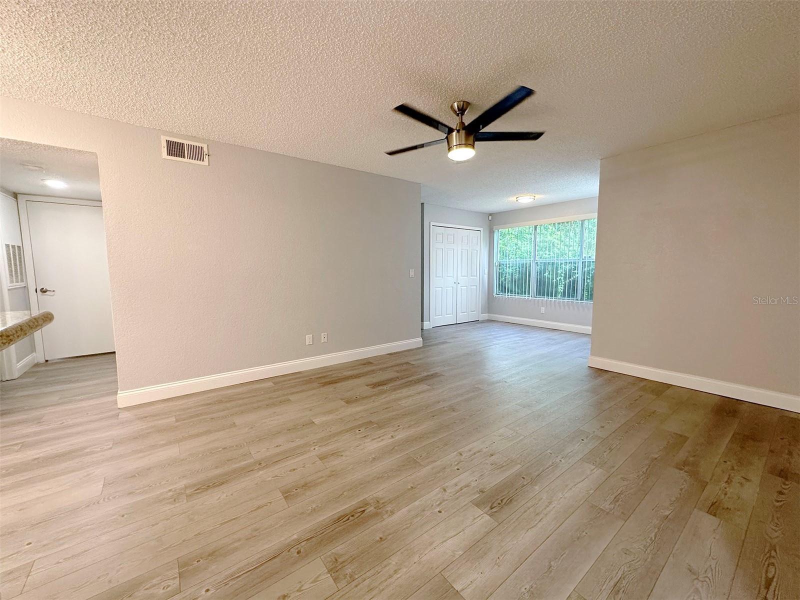 5124 CONROY RD #12, ORLANDO, FL, 32811