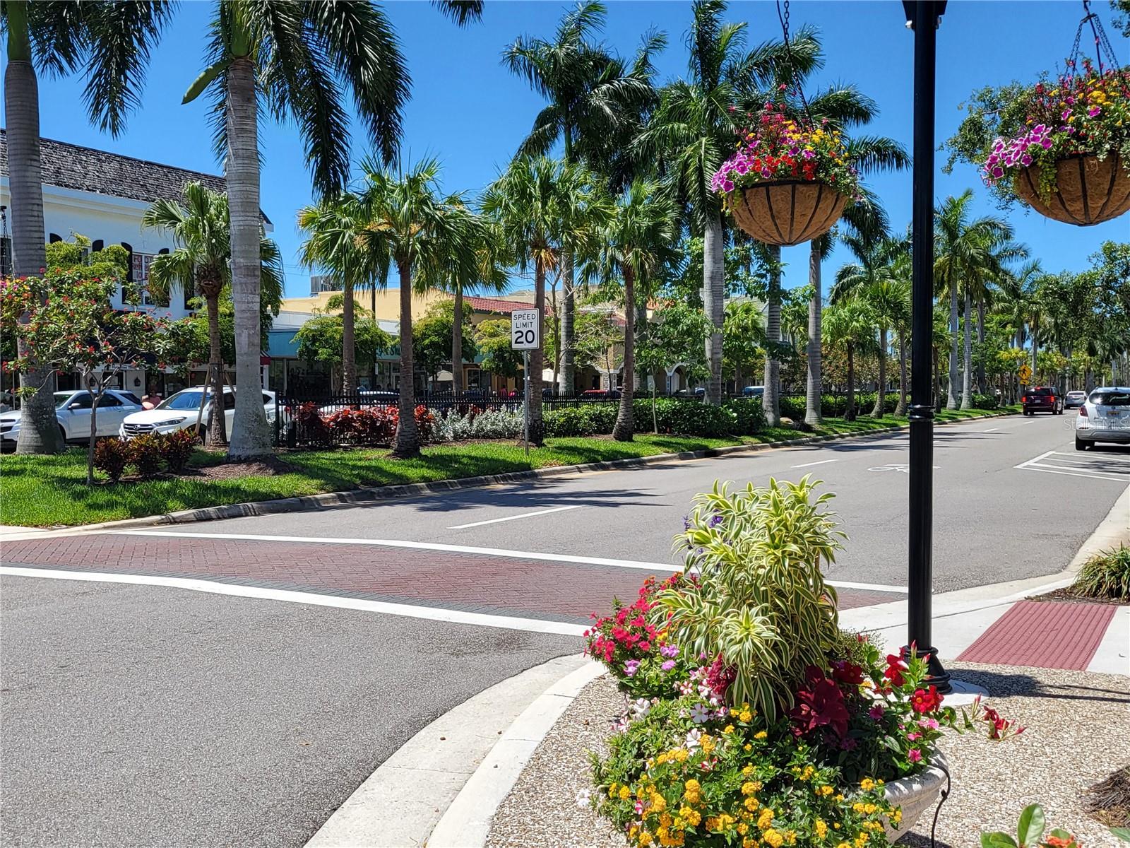 110 ROMA RD, VENICE, FL, 34285