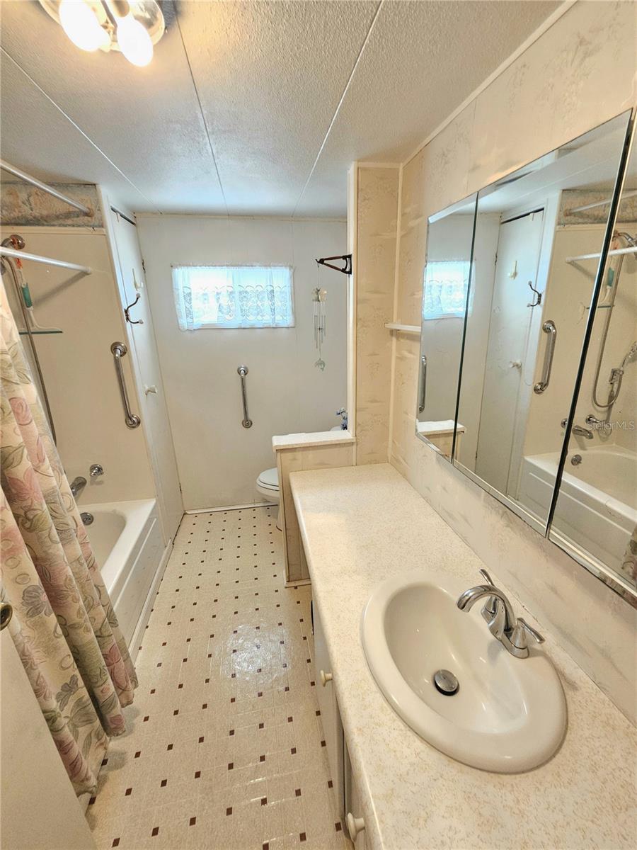 110 ROMA RD, VENICE, FL, 34285