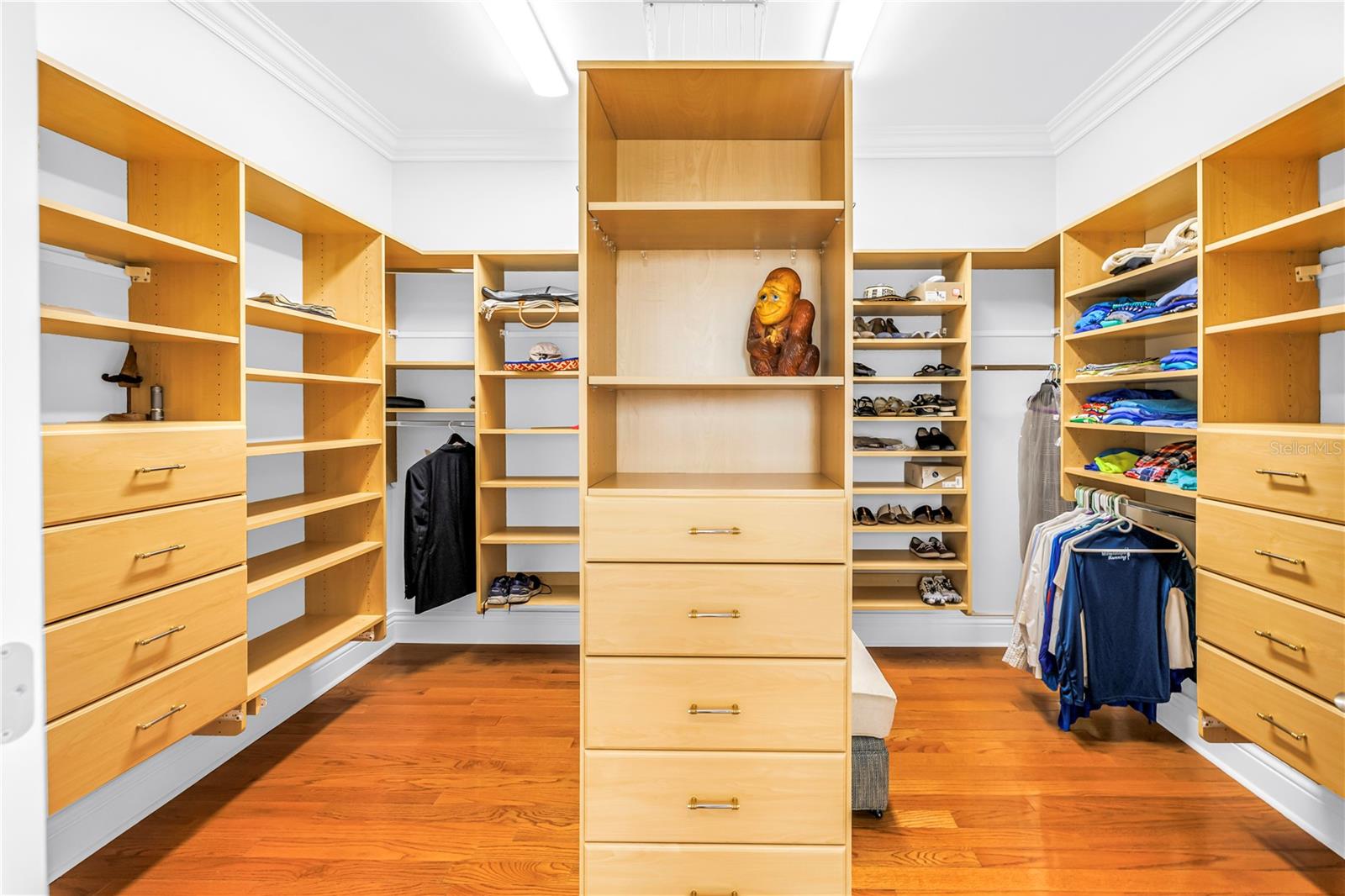 1133 ABBEYS WAY, TAMPA, FL, 33602