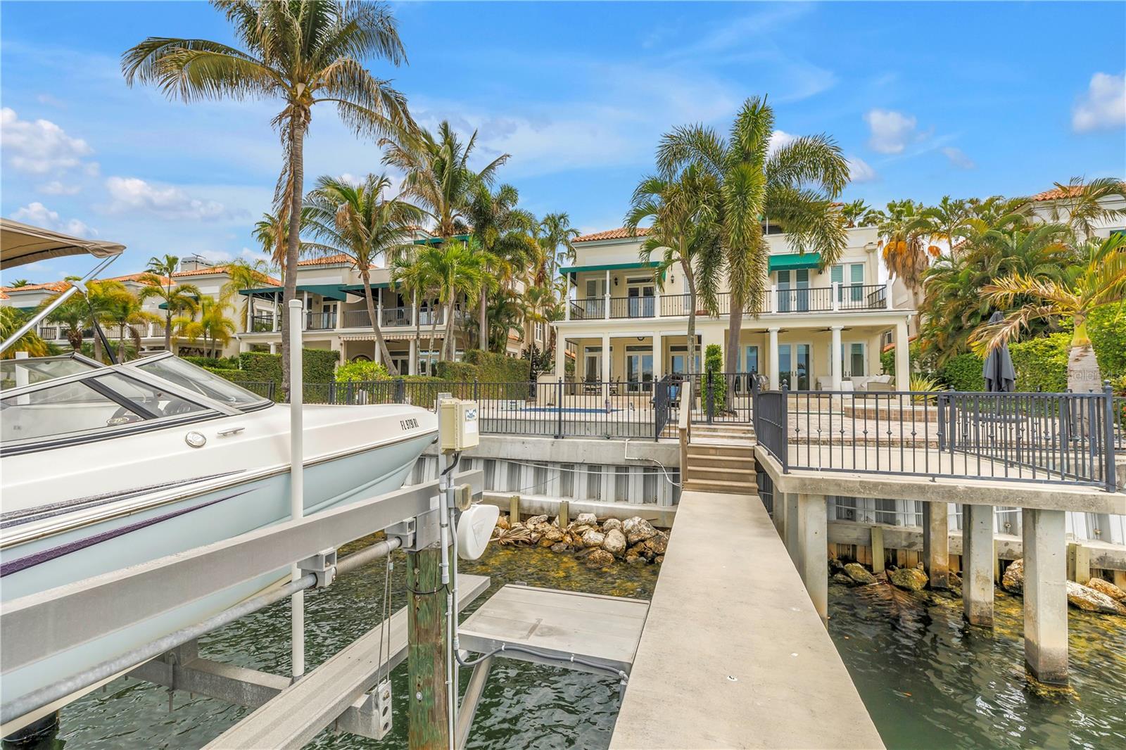 1133 ABBEYS WAY, TAMPA, FL, 33602