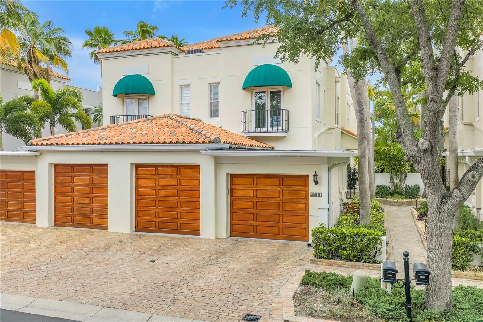 1133 ABBEYS WAY, TAMPA, FL, 33602