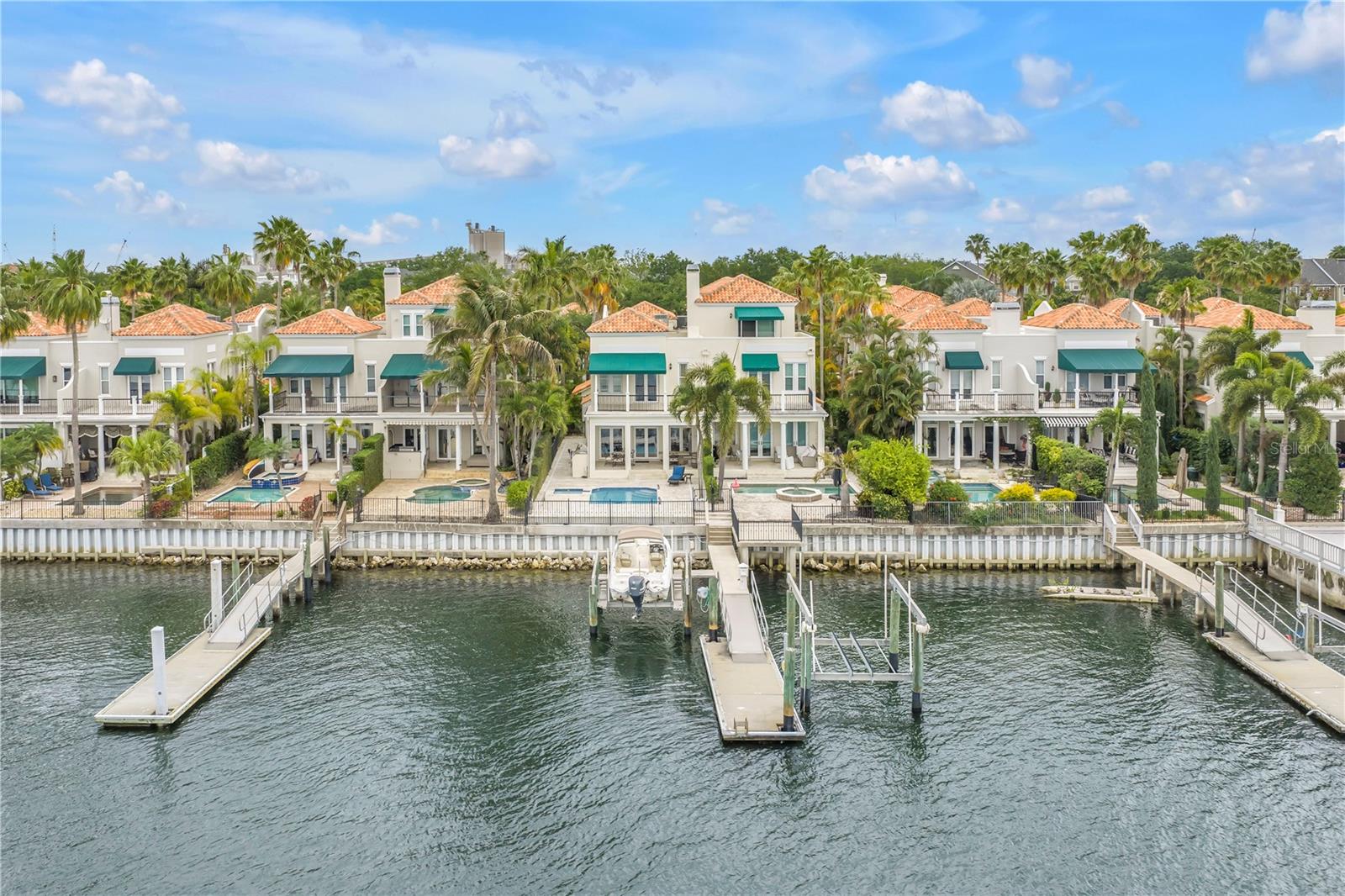 1133 ABBEYS WAY, TAMPA, FL, 33602