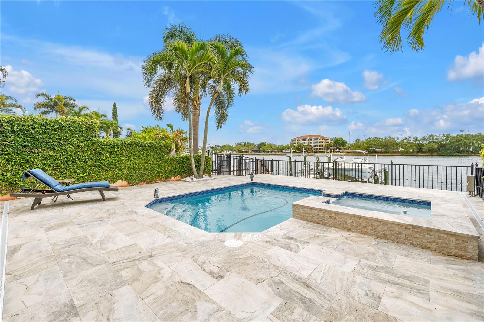 1133 ABBEYS WAY, TAMPA, FL, 33602