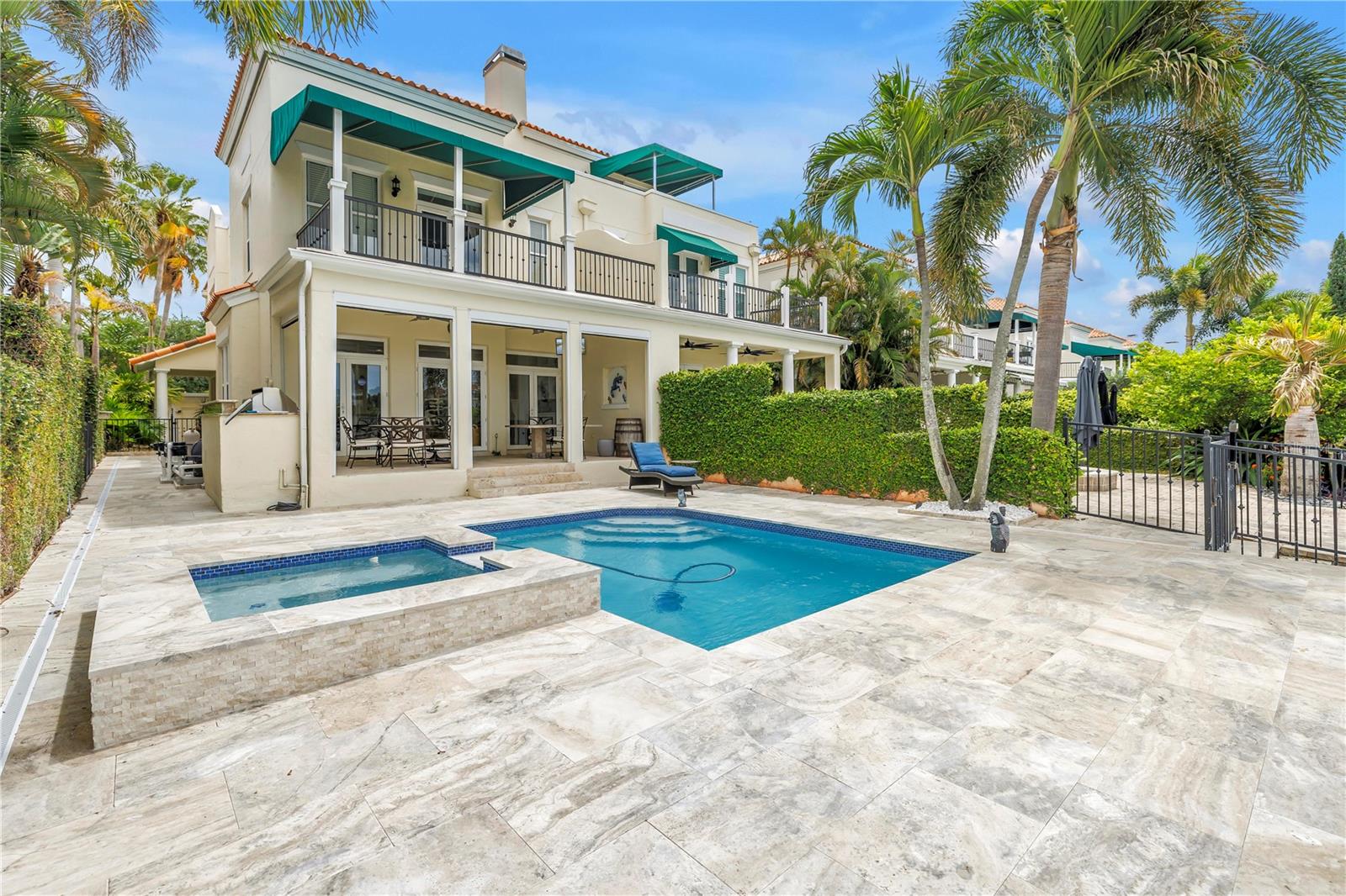 1133 ABBEYS WAY, TAMPA, FL, 33602