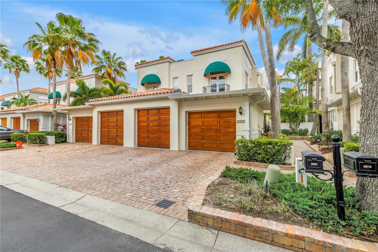 1133 ABBEYS WAY, TAMPA, FL, 33602