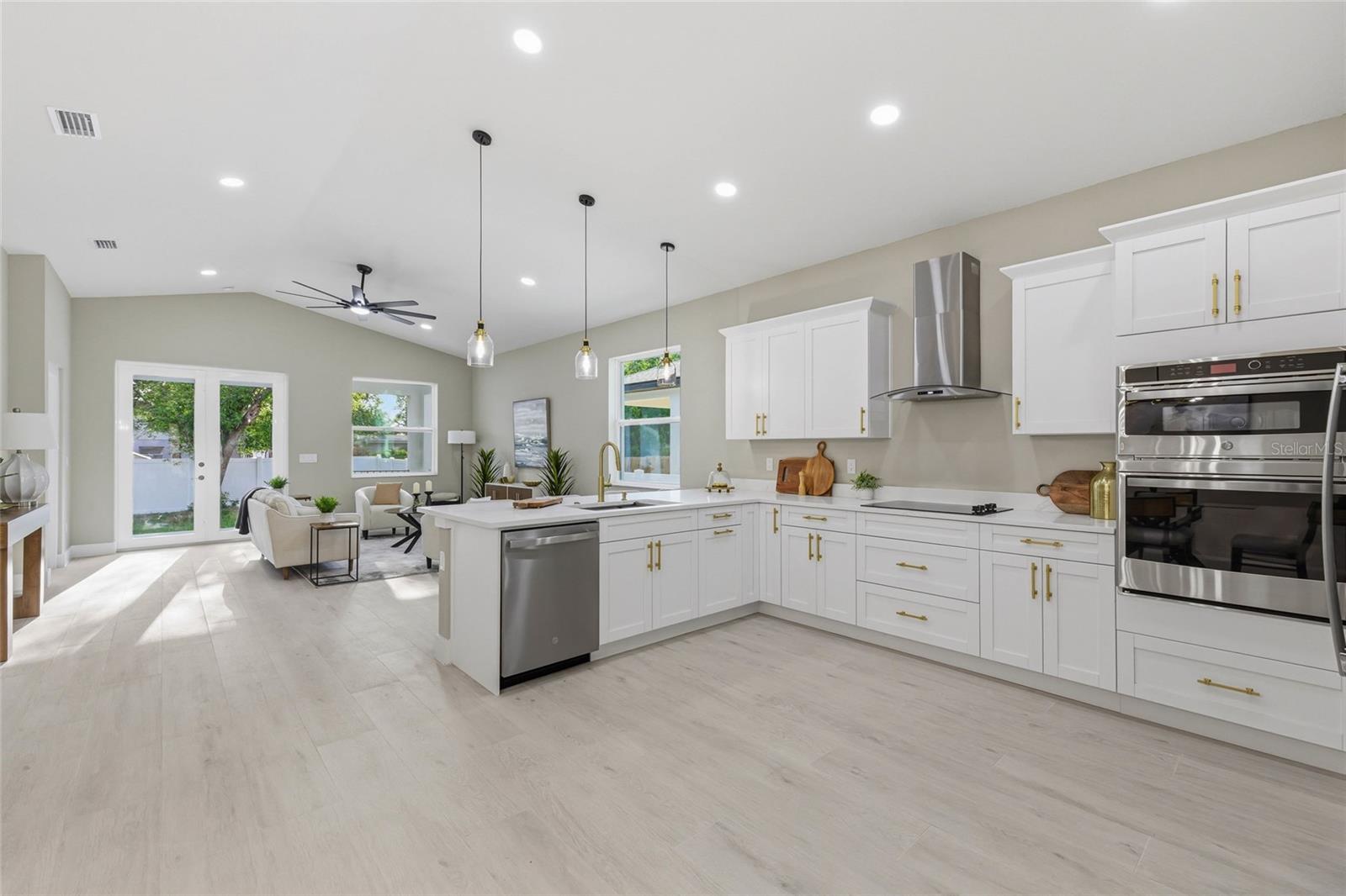 8316 N EDISON AVE, TAMPA, FL, 33604