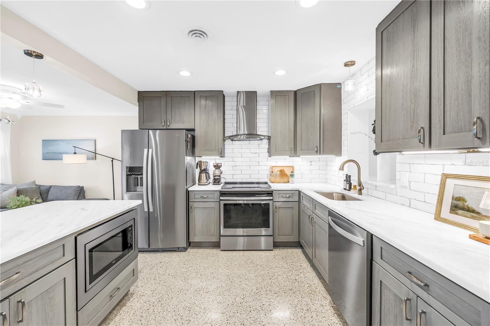 4039 ALBERCA WAY S, ST PETERSBURG, FL, 33712