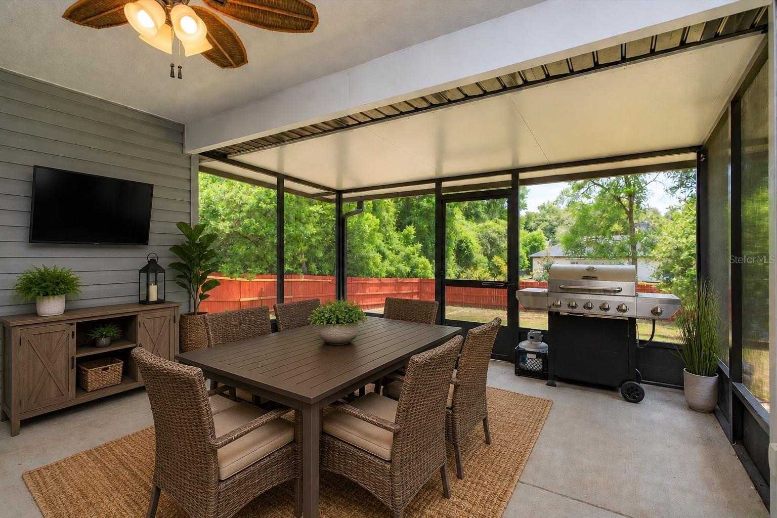 573 CHARLES AVE, ORANGE CITY, FL, 32763