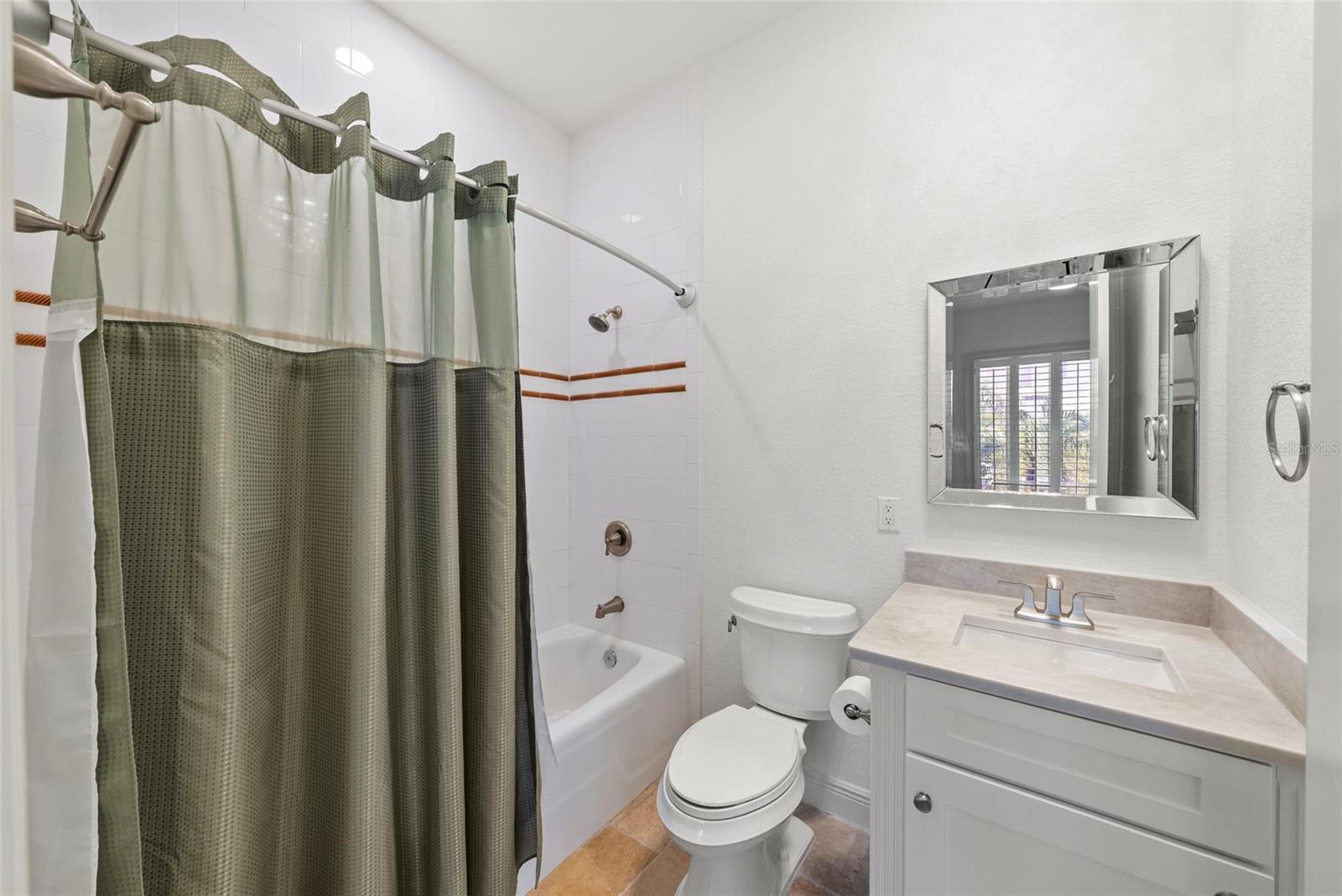 2028 ILLINOIS AVE NE, ST PETERSBURG, FL, 33703