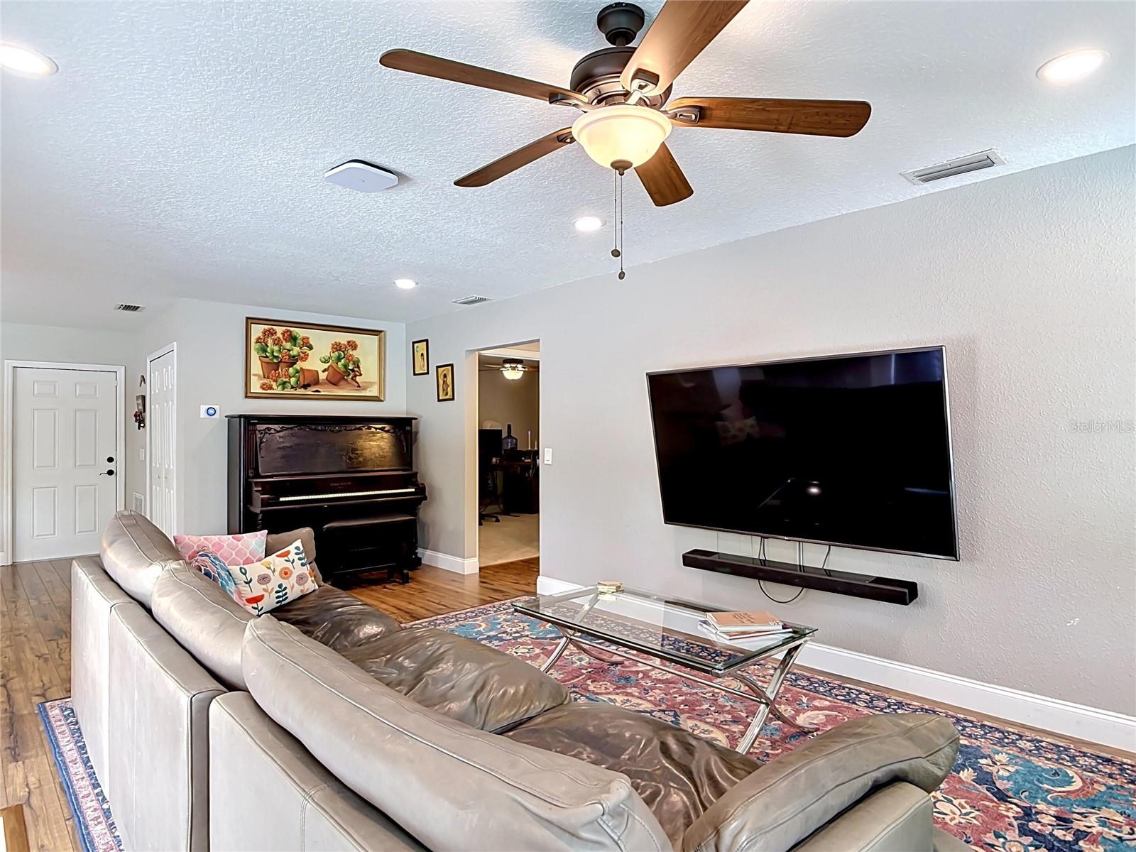 800 UPSALA RD, SANFORD, FL, 32771