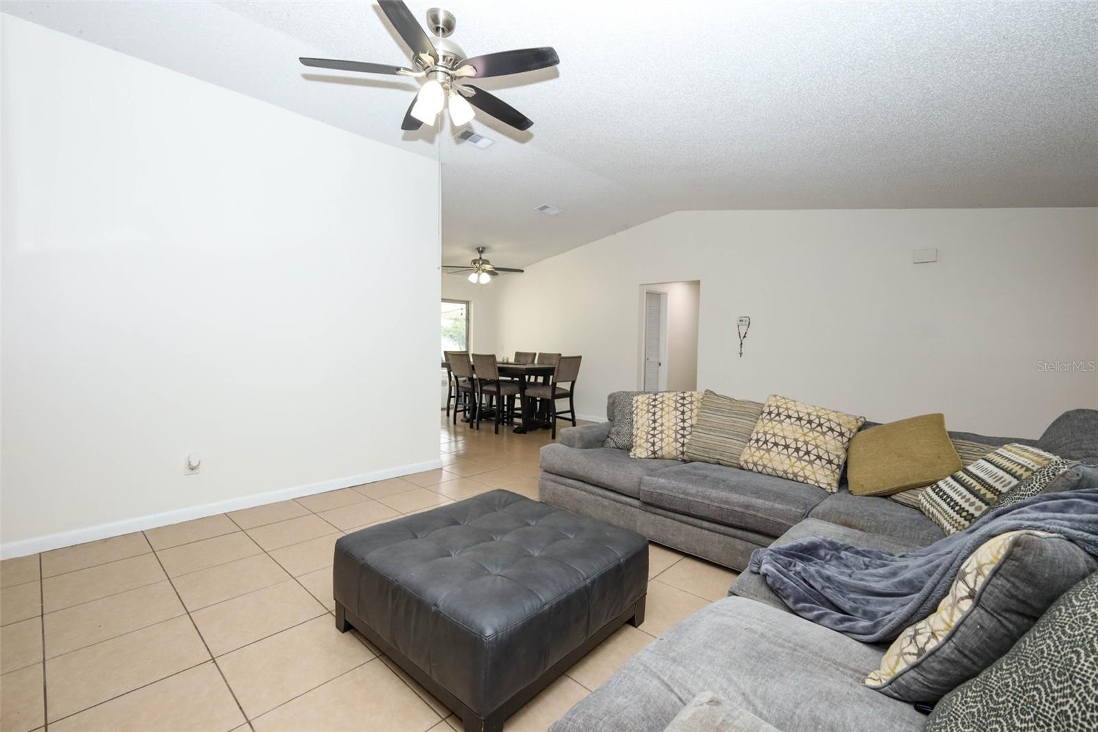 1064 E NORMANDY BLVD, DELTONA, FL, 32725