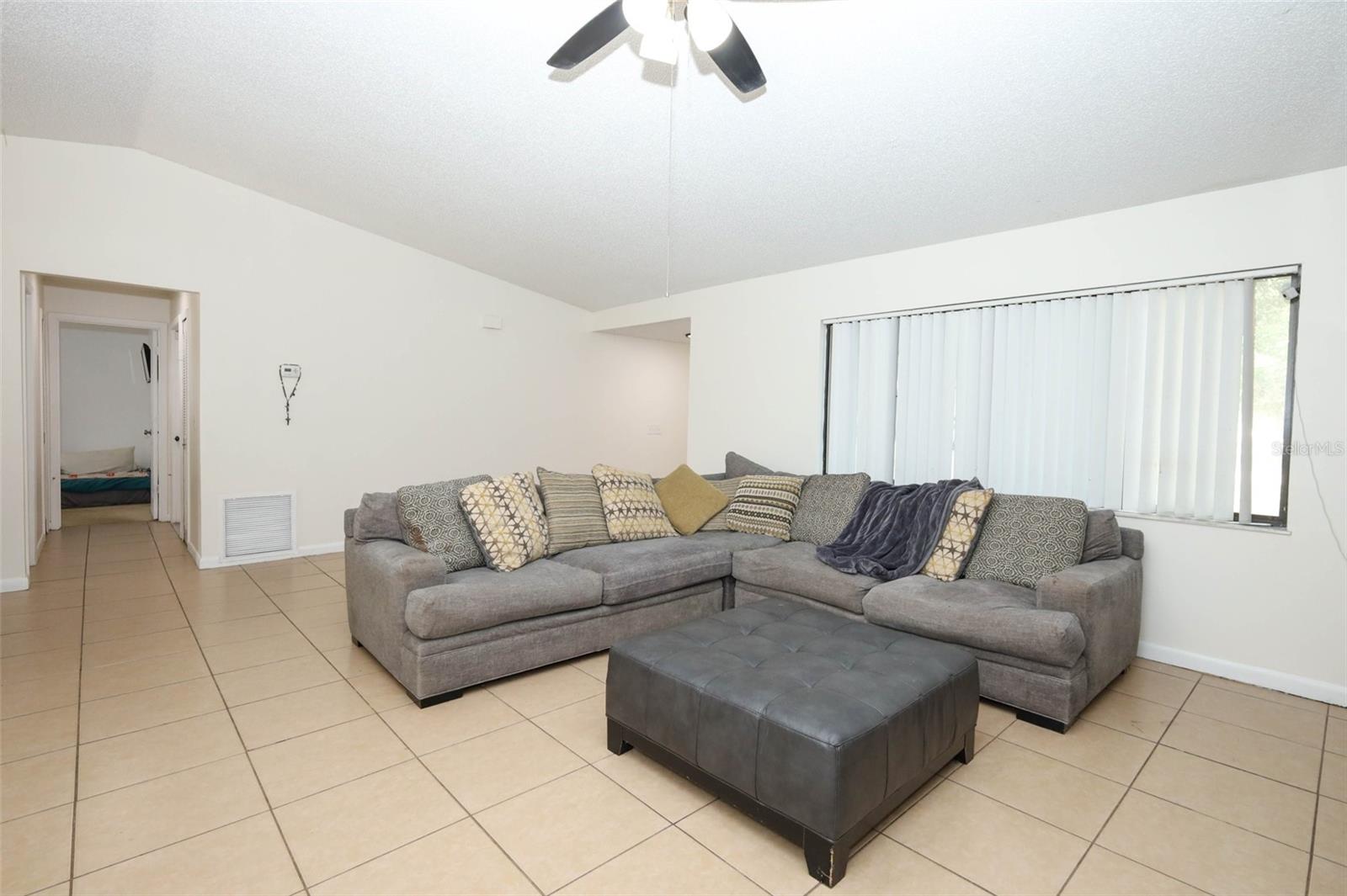 1064 E NORMANDY BLVD, DELTONA, FL, 32725