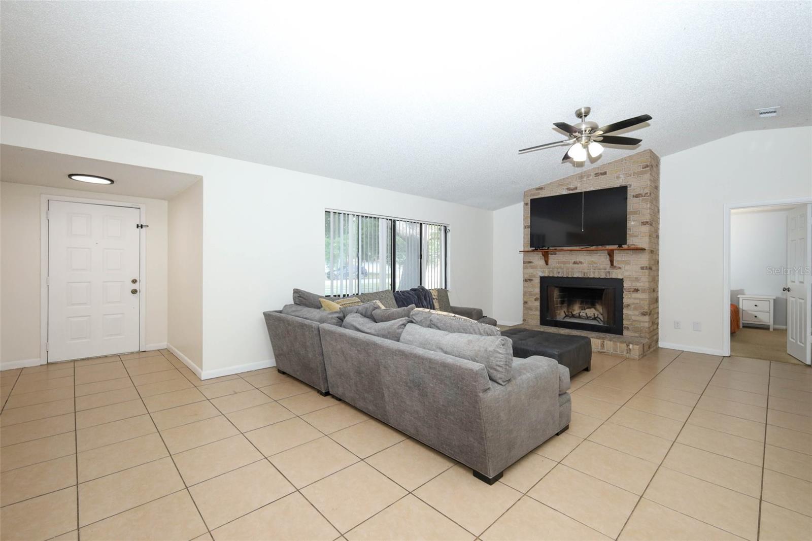 1064 E NORMANDY BLVD, DELTONA, FL, 32725
