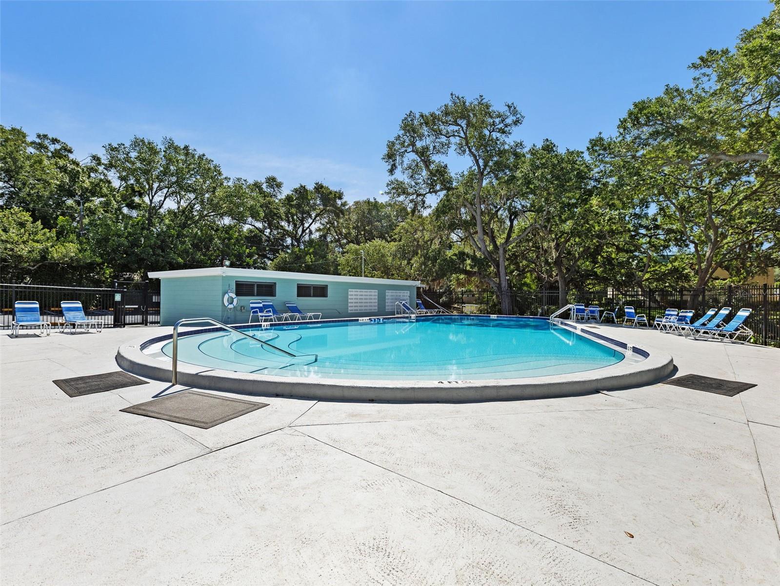 2047 GREENBRIAR BLVD, CLEARWATER, FL, 33763