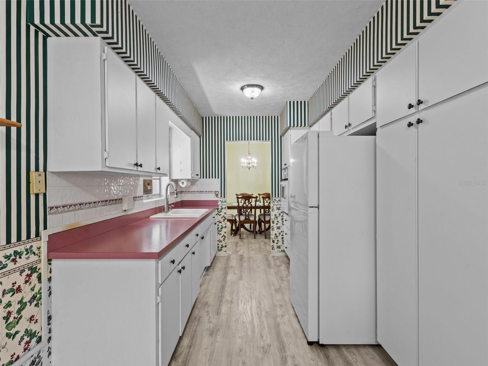 2047 GREENBRIAR BLVD, CLEARWATER, FL, 33763