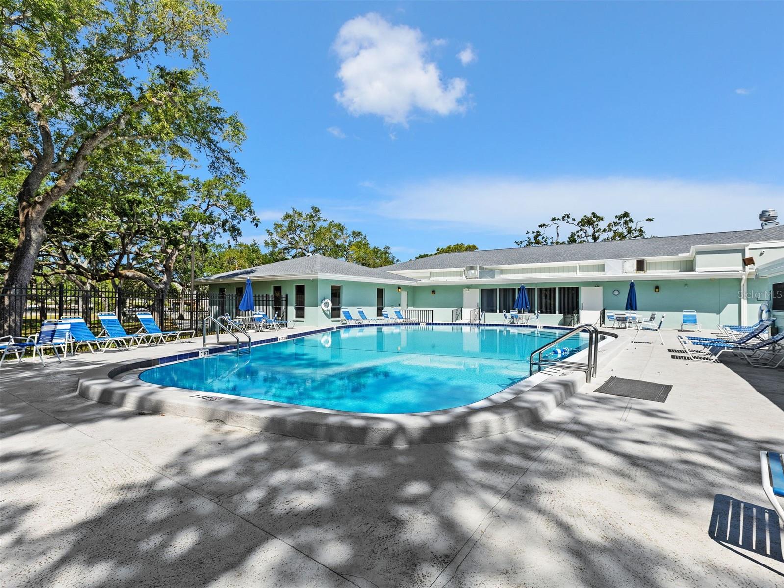 2047 GREENBRIAR BLVD, CLEARWATER, FL, 33763