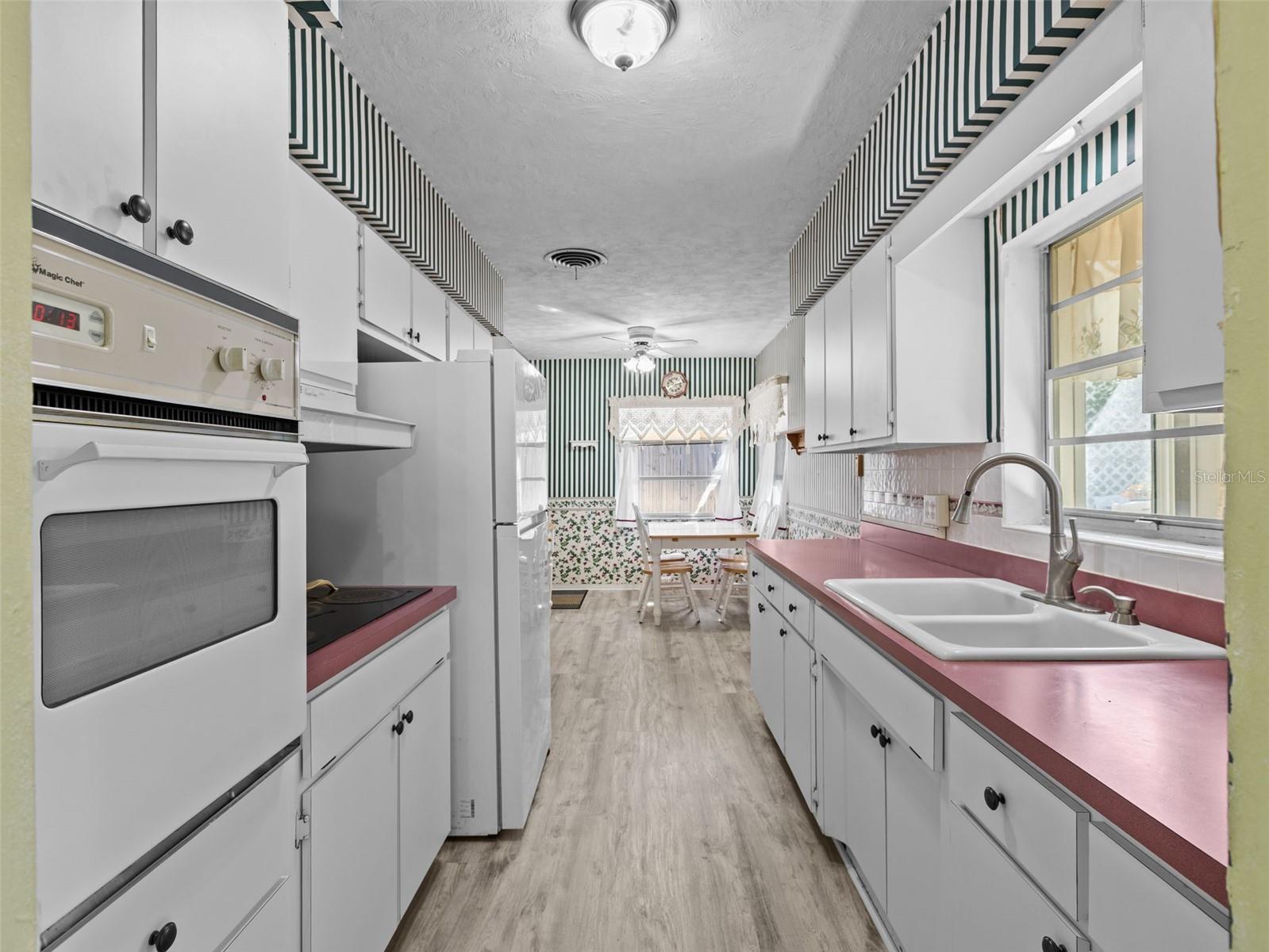 2047 GREENBRIAR BLVD, CLEARWATER, FL, 33763