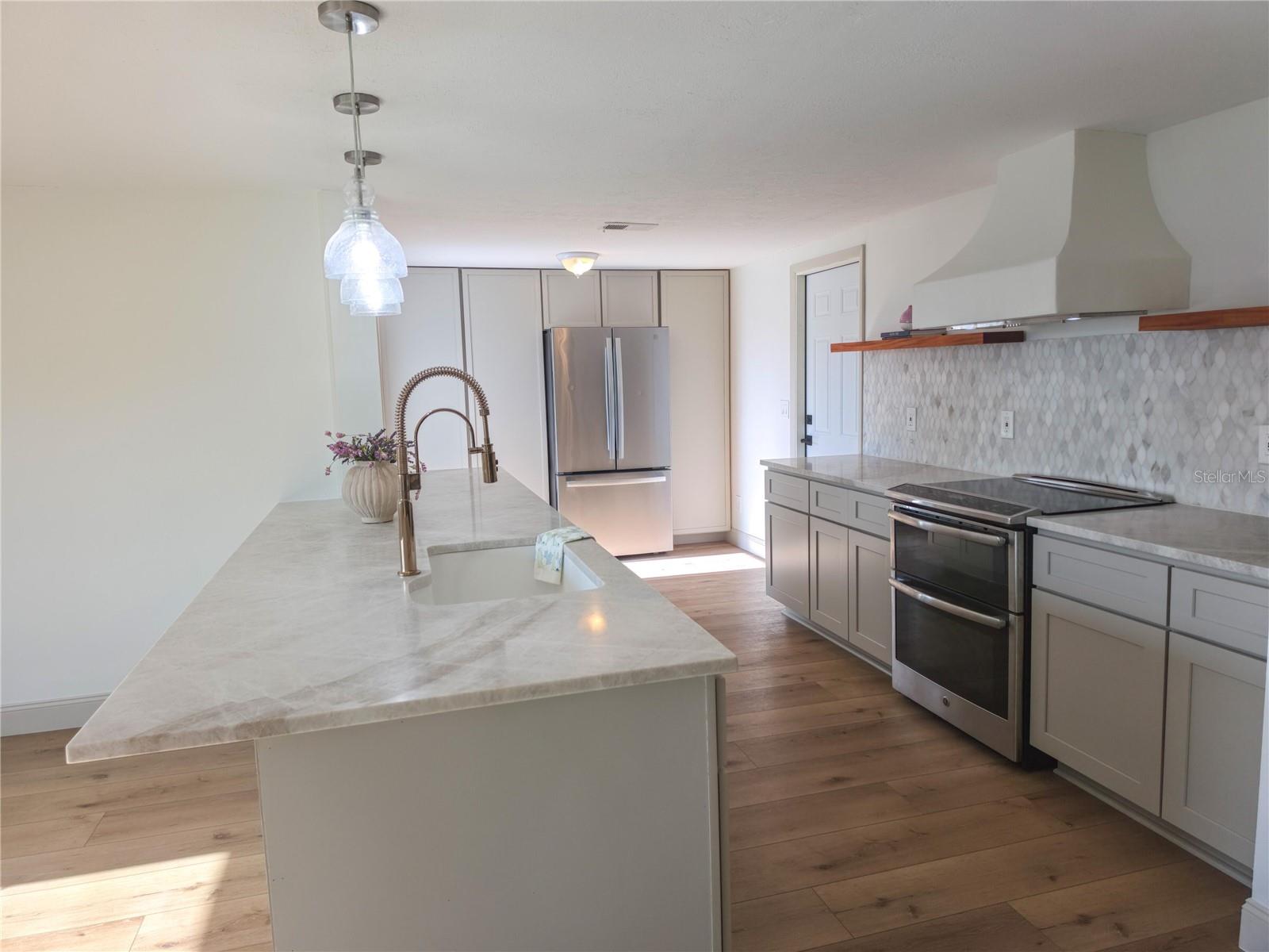 505 RED MANGROVE LN, APOLLO BEACH, FL, 33572