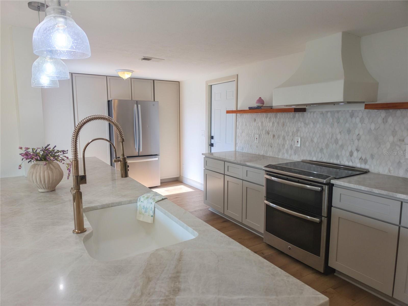 505 RED MANGROVE LN, APOLLO BEACH, FL, 33572