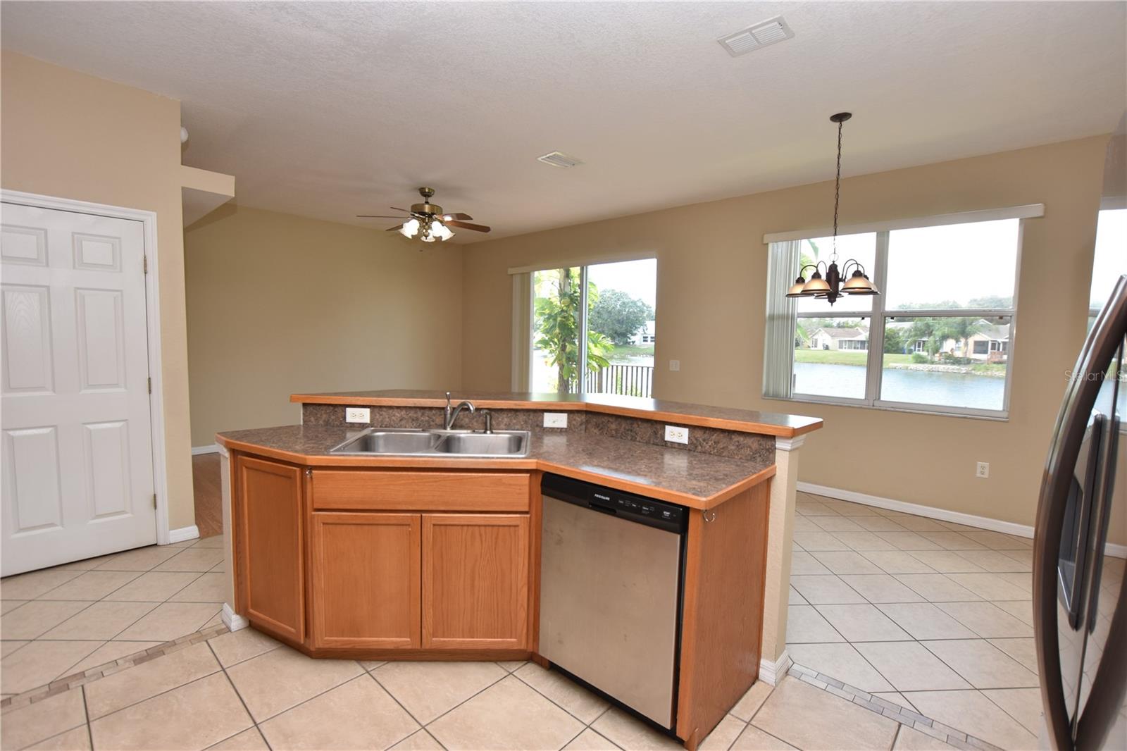 2010 HATTERAS PT, LAKELAND, FL, 33813