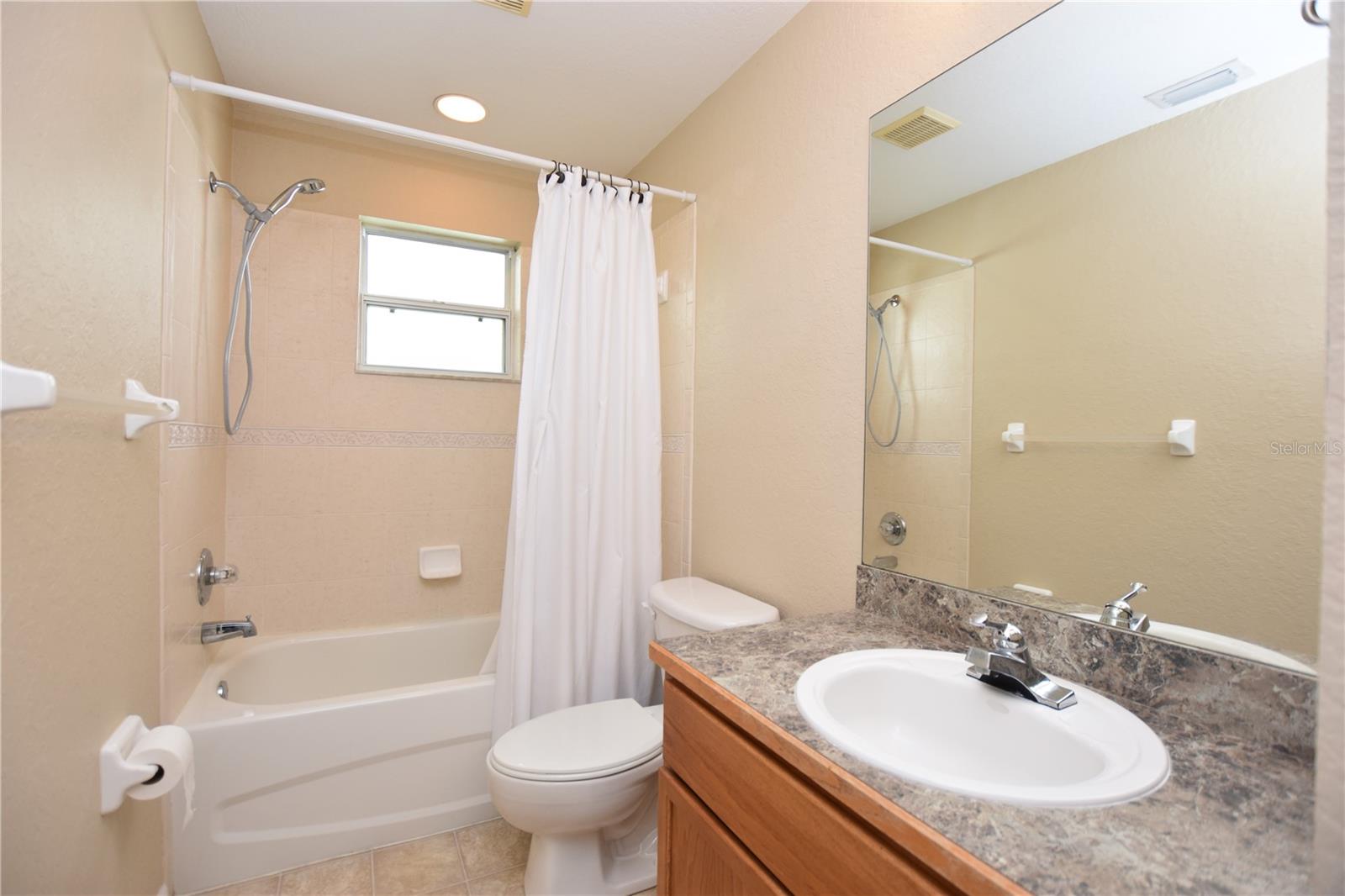 2010 HATTERAS PT, LAKELAND, FL, 33813