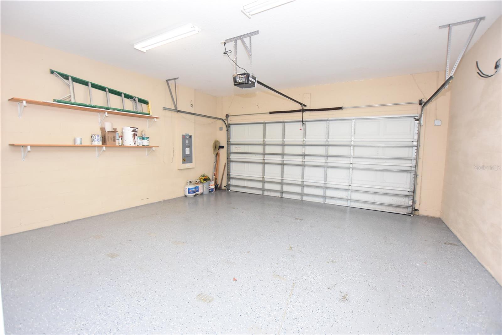 2010 HATTERAS PT, LAKELAND, FL, 33813