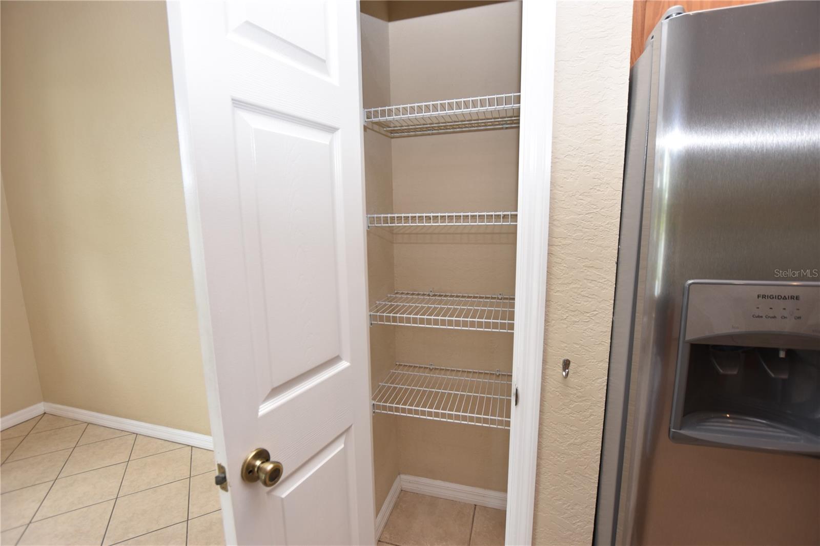 2010 HATTERAS PT, LAKELAND, FL, 33813