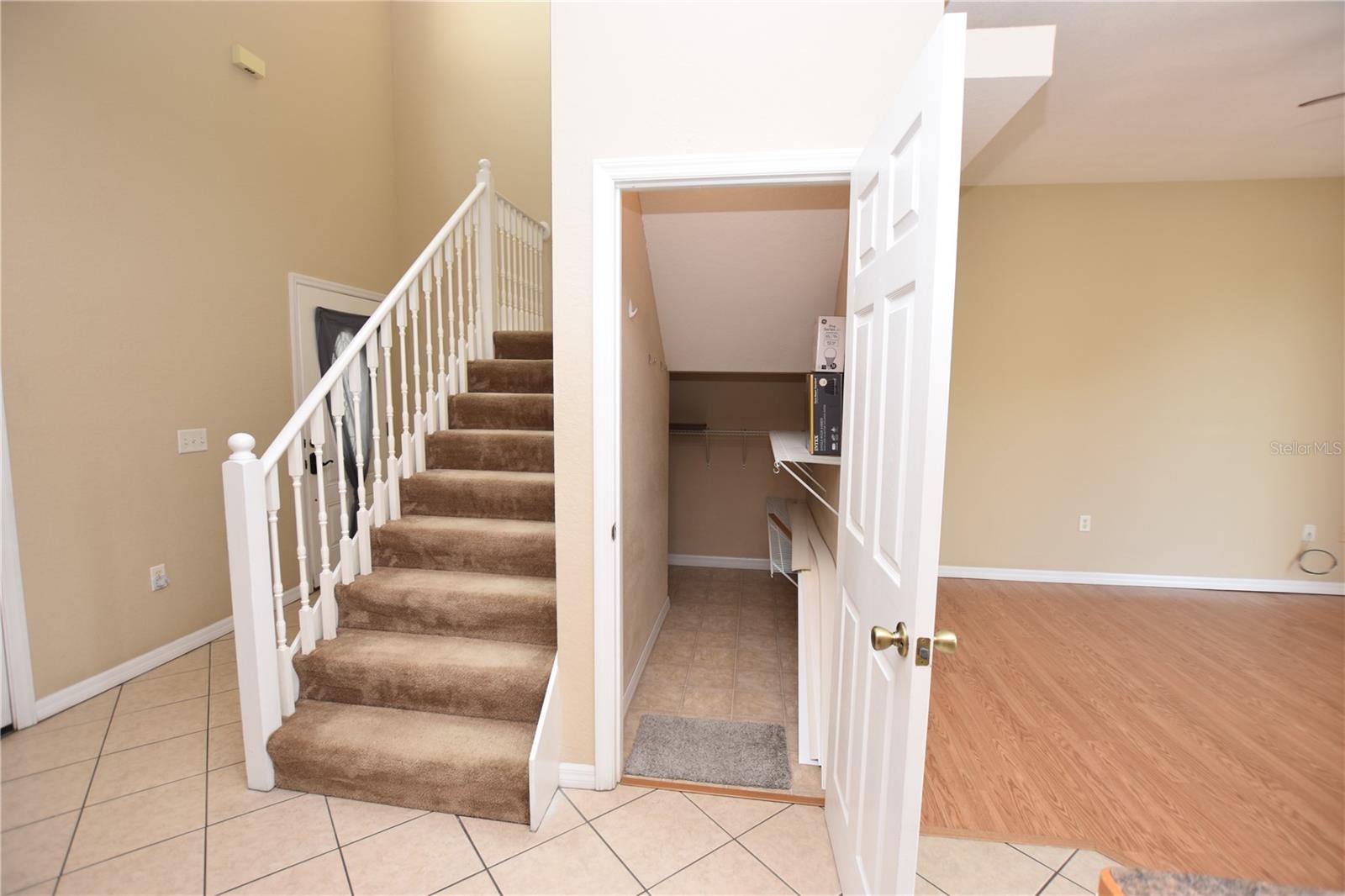 2010 HATTERAS PT, LAKELAND, FL, 33813