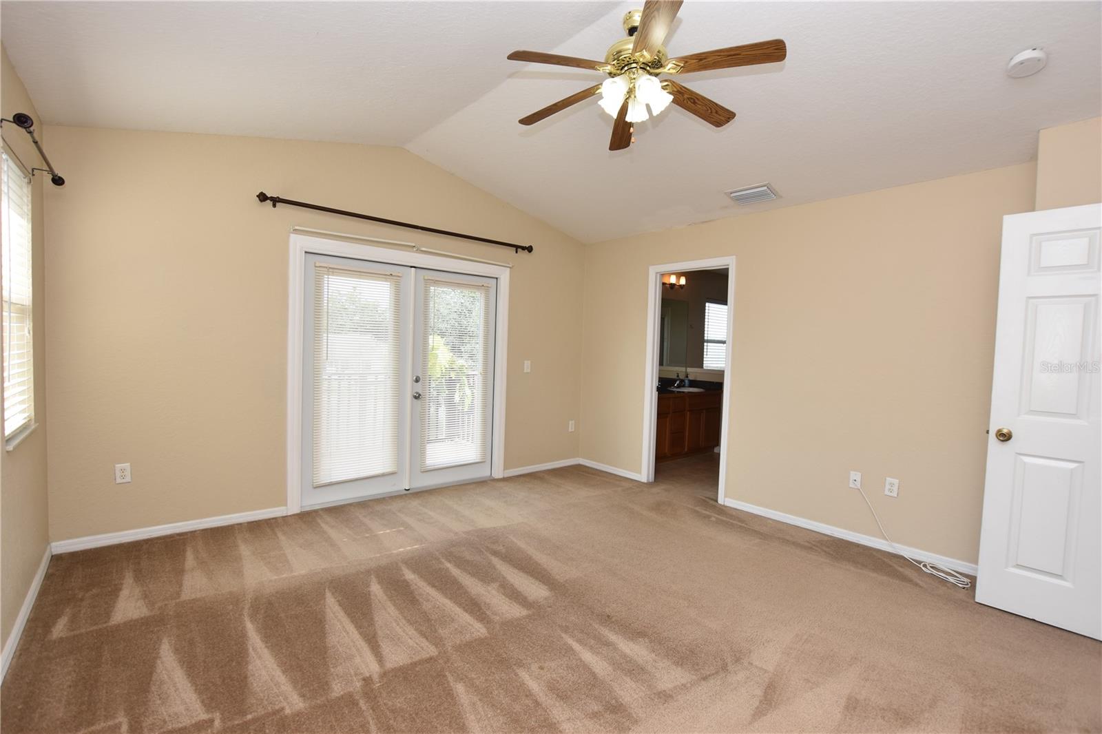 2010 HATTERAS PT, LAKELAND, FL, 33813