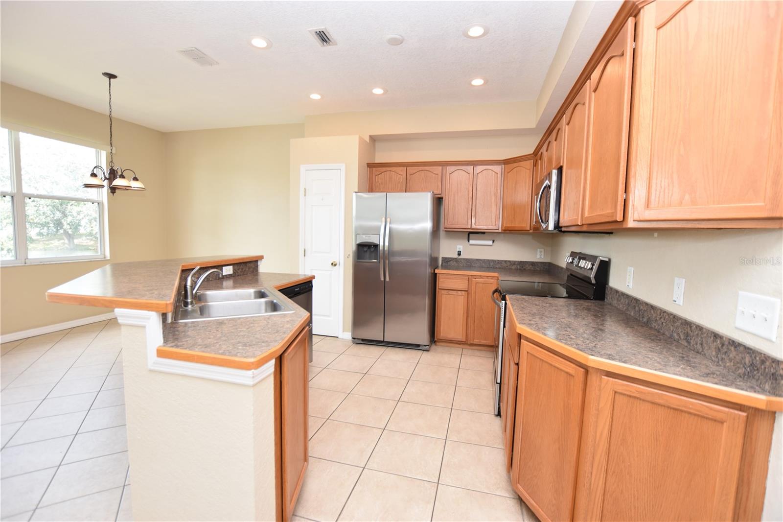 2010 HATTERAS PT, LAKELAND, FL, 33813