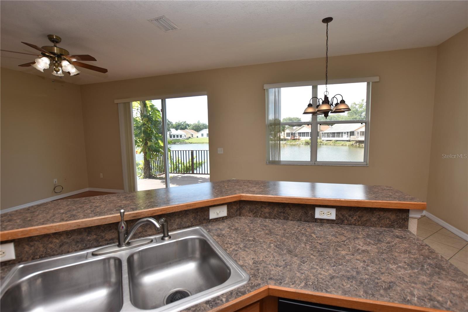 2010 HATTERAS PT, LAKELAND, FL, 33813