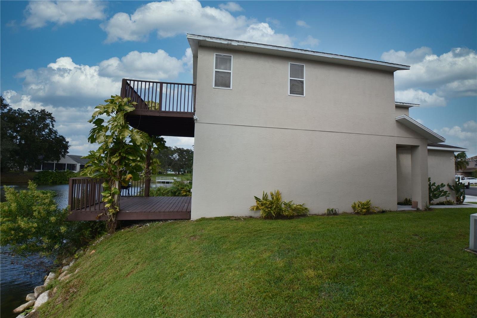 2010 HATTERAS PT, LAKELAND, FL, 33813