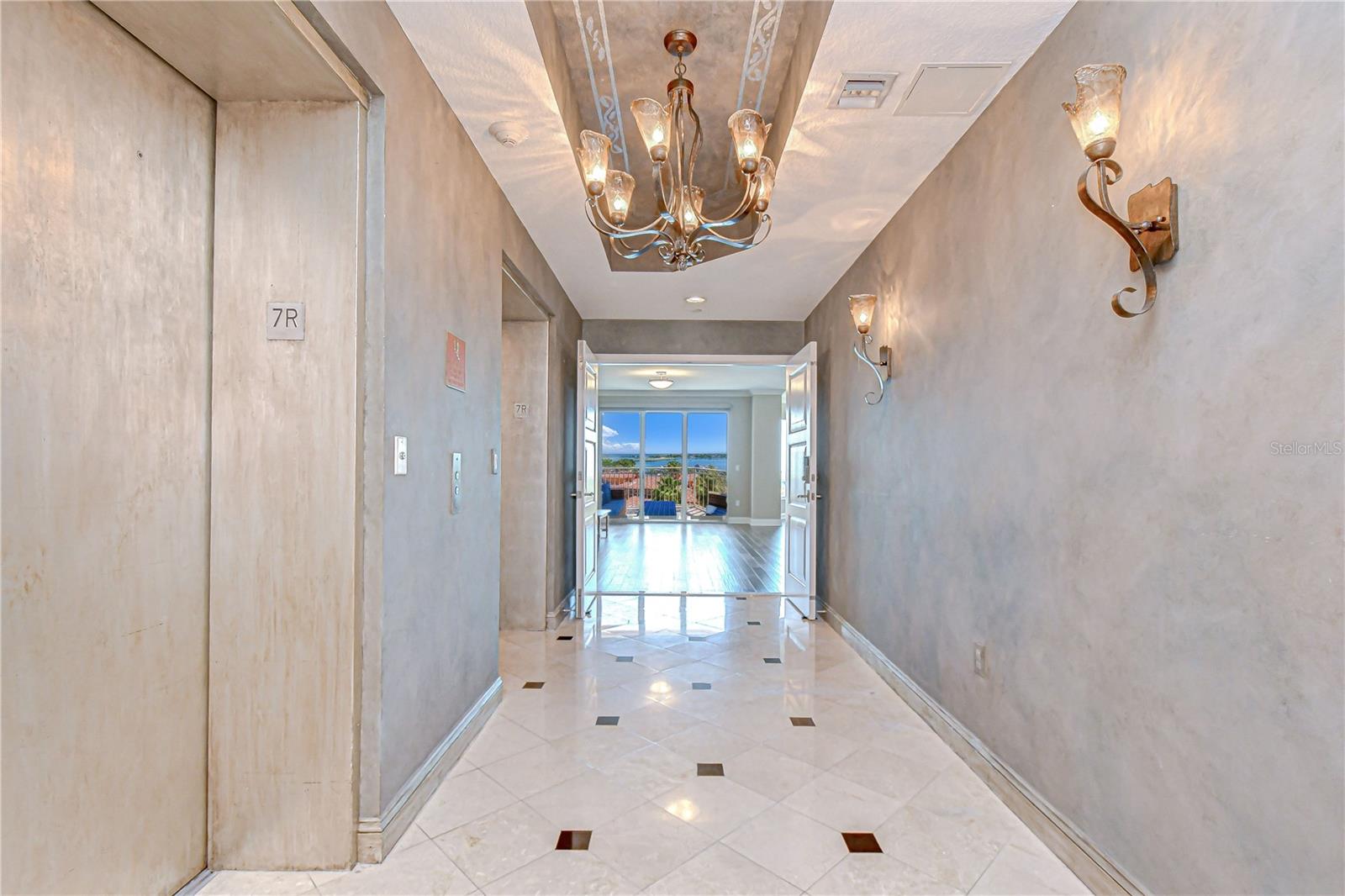 555 5TH AVE NE #711, ST PETERSBURG, FL, 33701