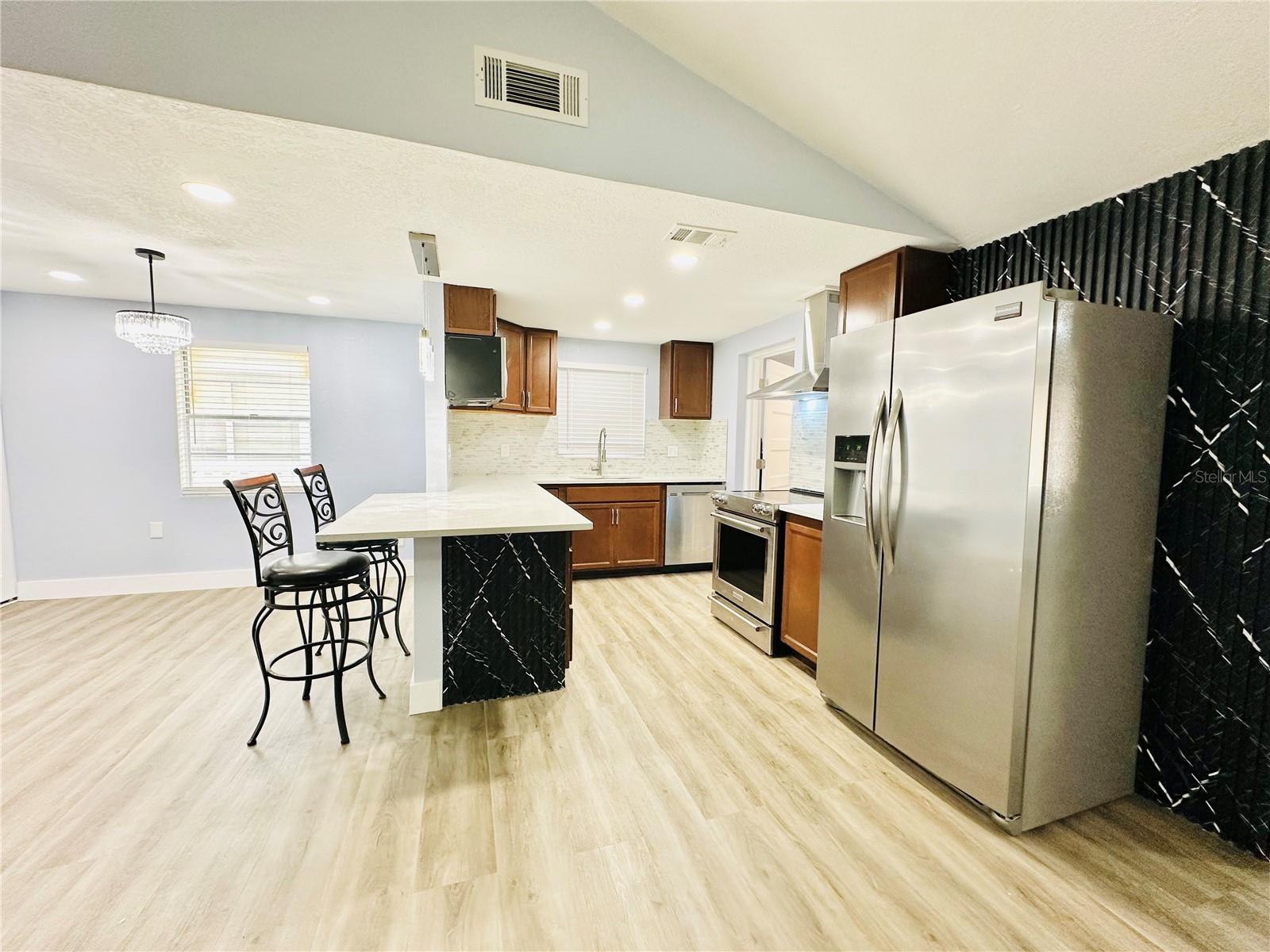 8203 OLIVEWOOD PL, TAMPA, FL, 33615