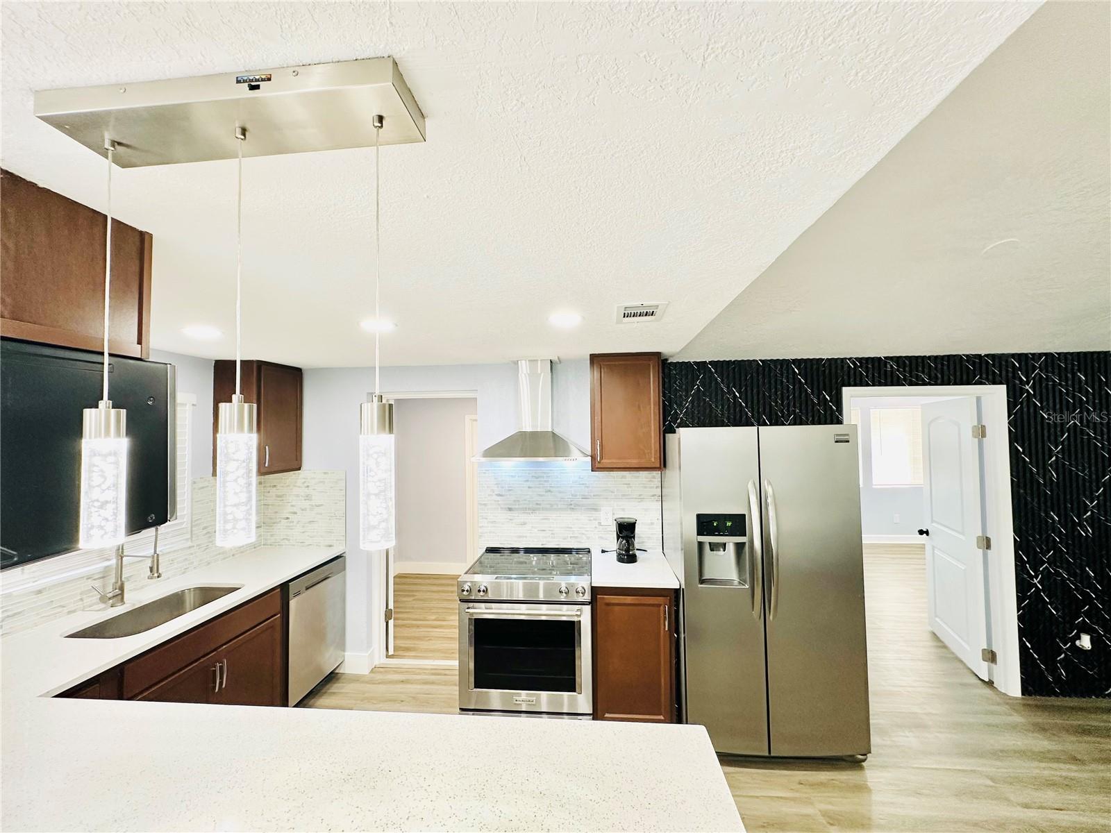 8203 OLIVEWOOD PL, TAMPA, FL, 33615