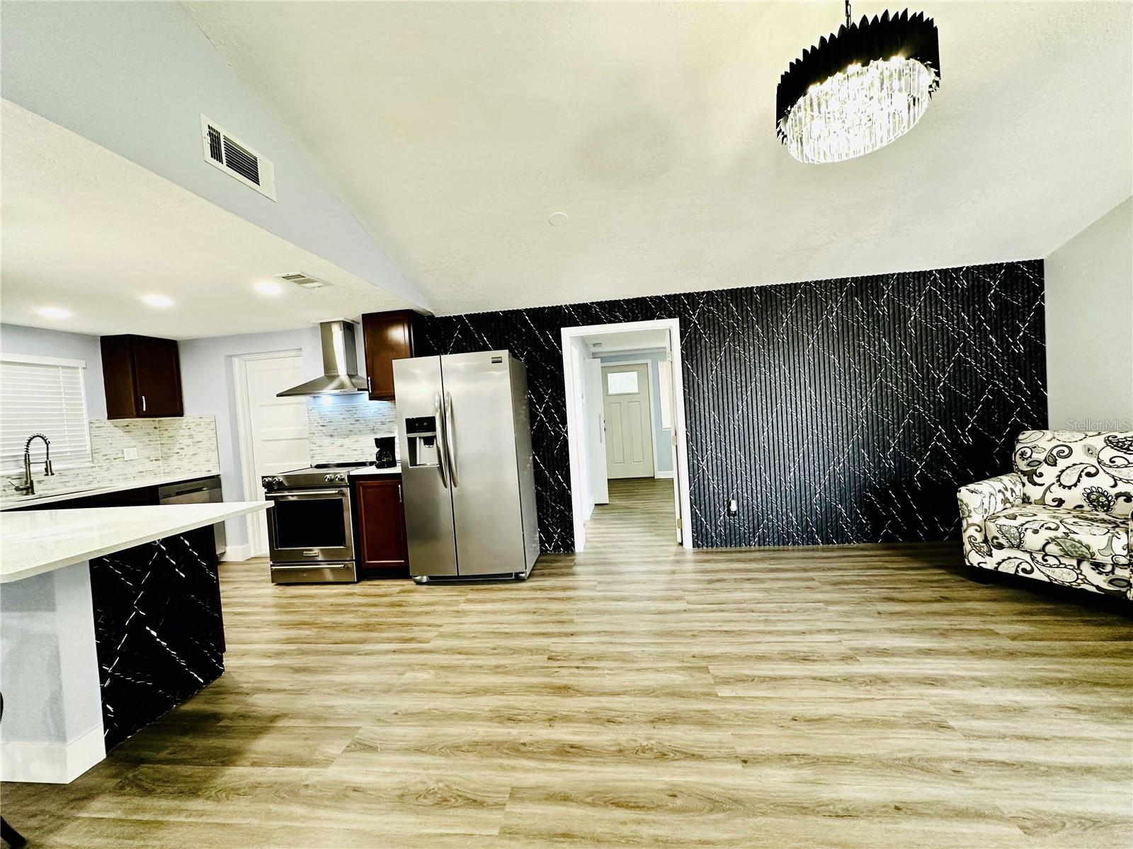 8203 OLIVEWOOD PL, TAMPA, FL, 33615