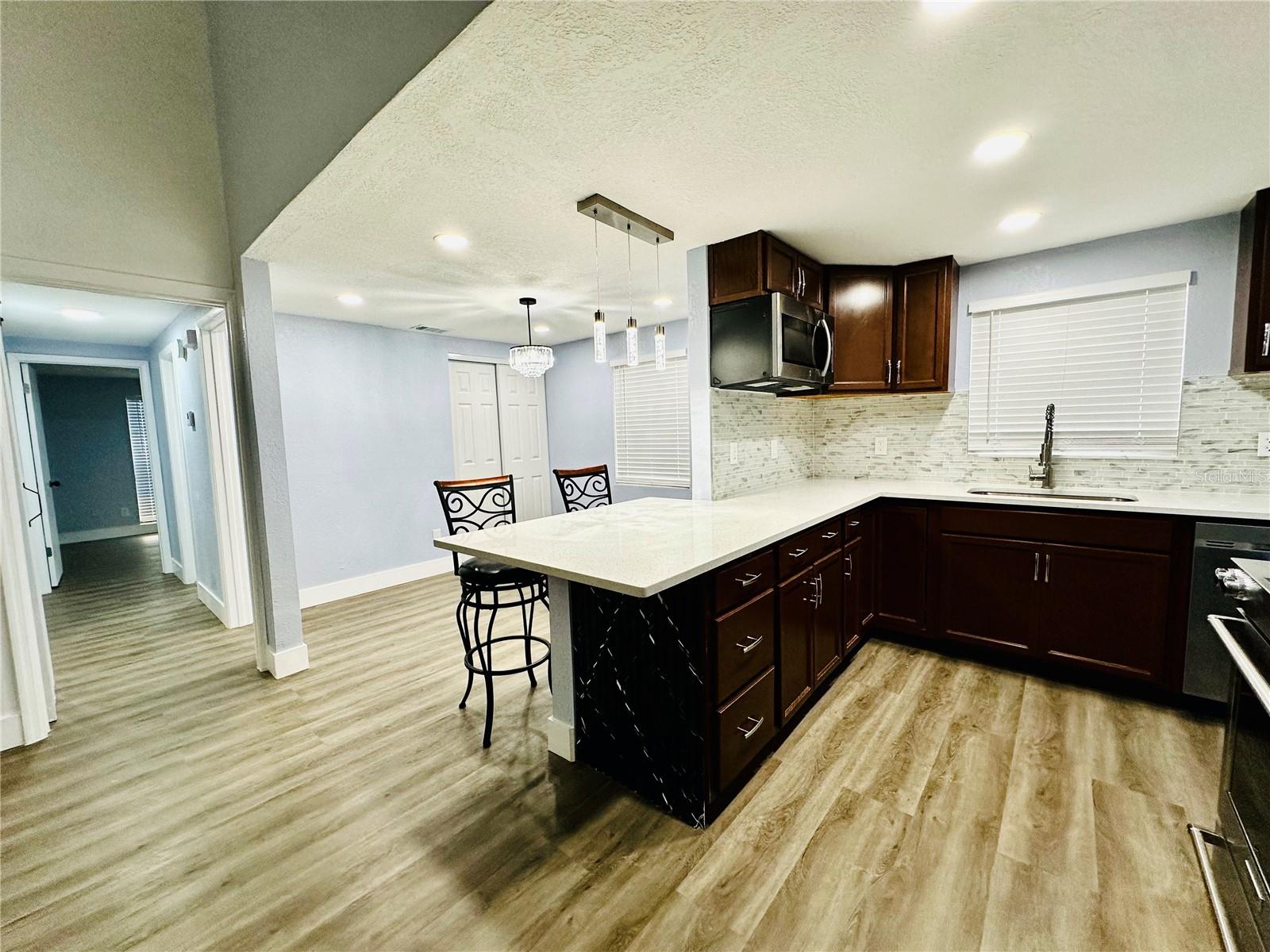 8203 OLIVEWOOD PL, TAMPA, FL, 33615