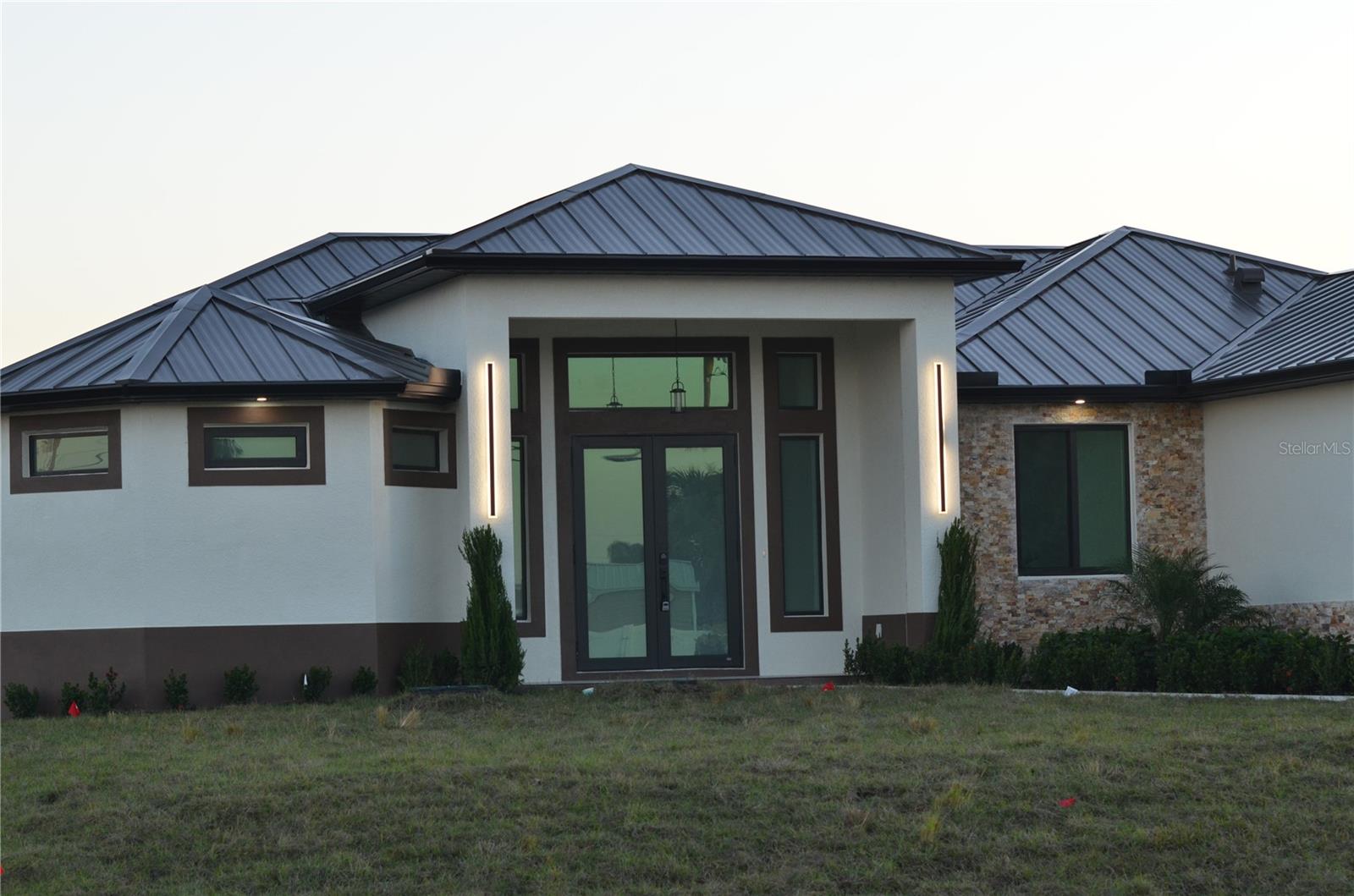 2416 DIPLOMAT PKWY W, CAPE CORAL, FL, 33993