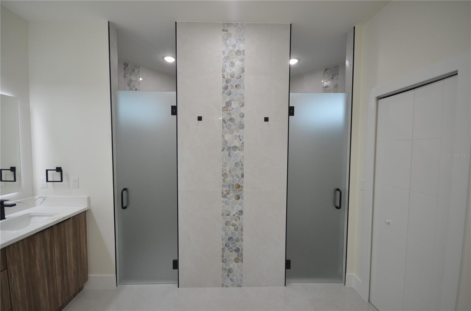 2416 DIPLOMAT PKWY W, CAPE CORAL, FL, 33993