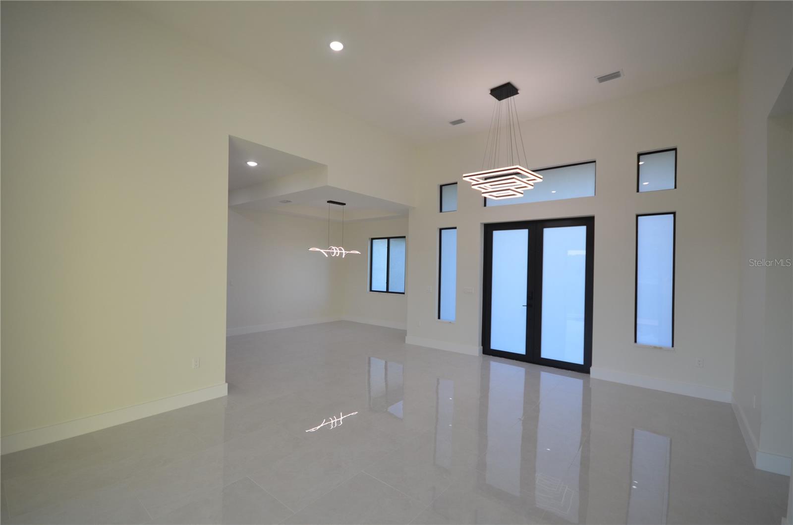 2416 DIPLOMAT PKWY W, CAPE CORAL, FL, 33993