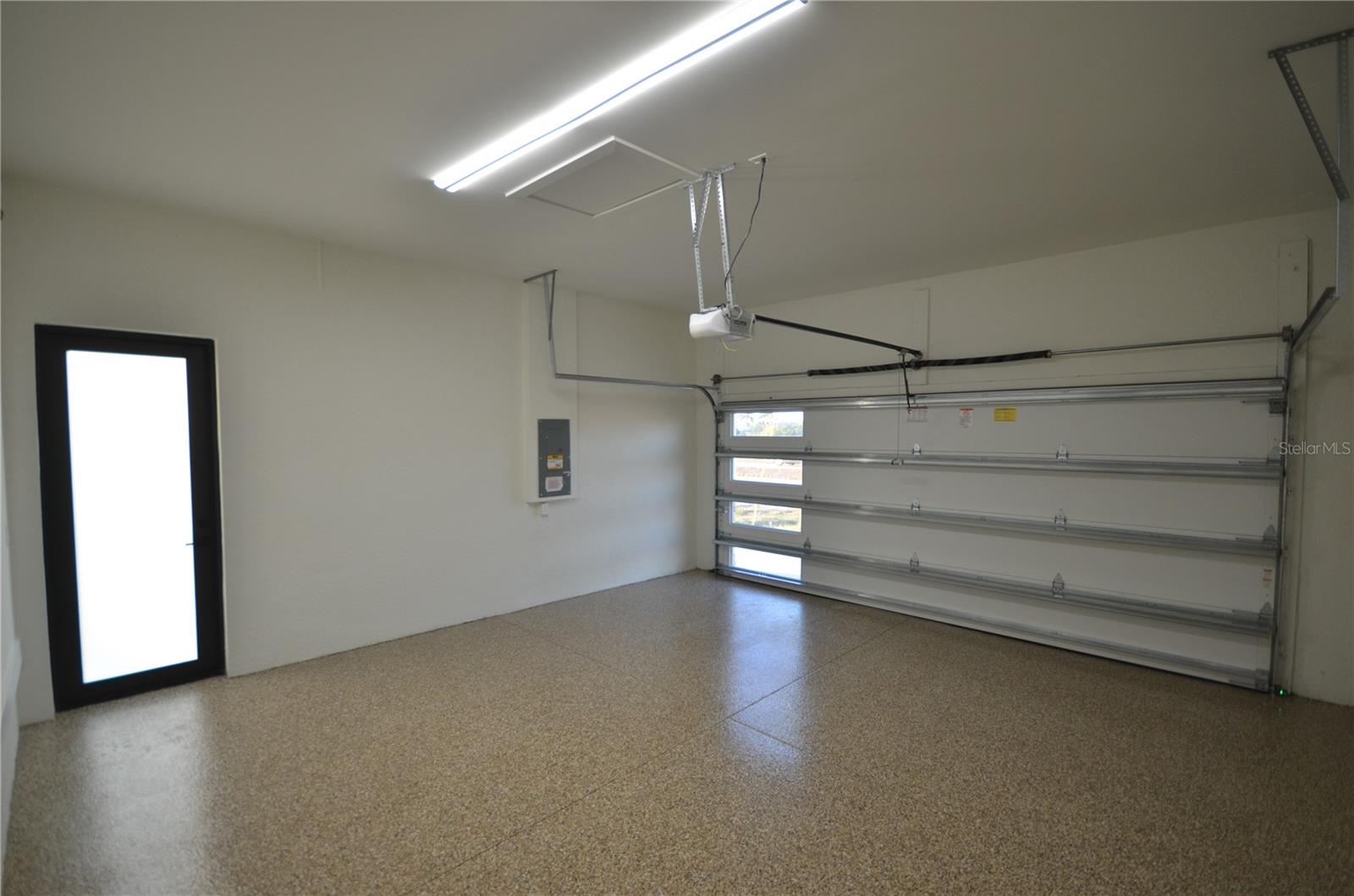 2416 DIPLOMAT PKWY W, CAPE CORAL, FL, 33993