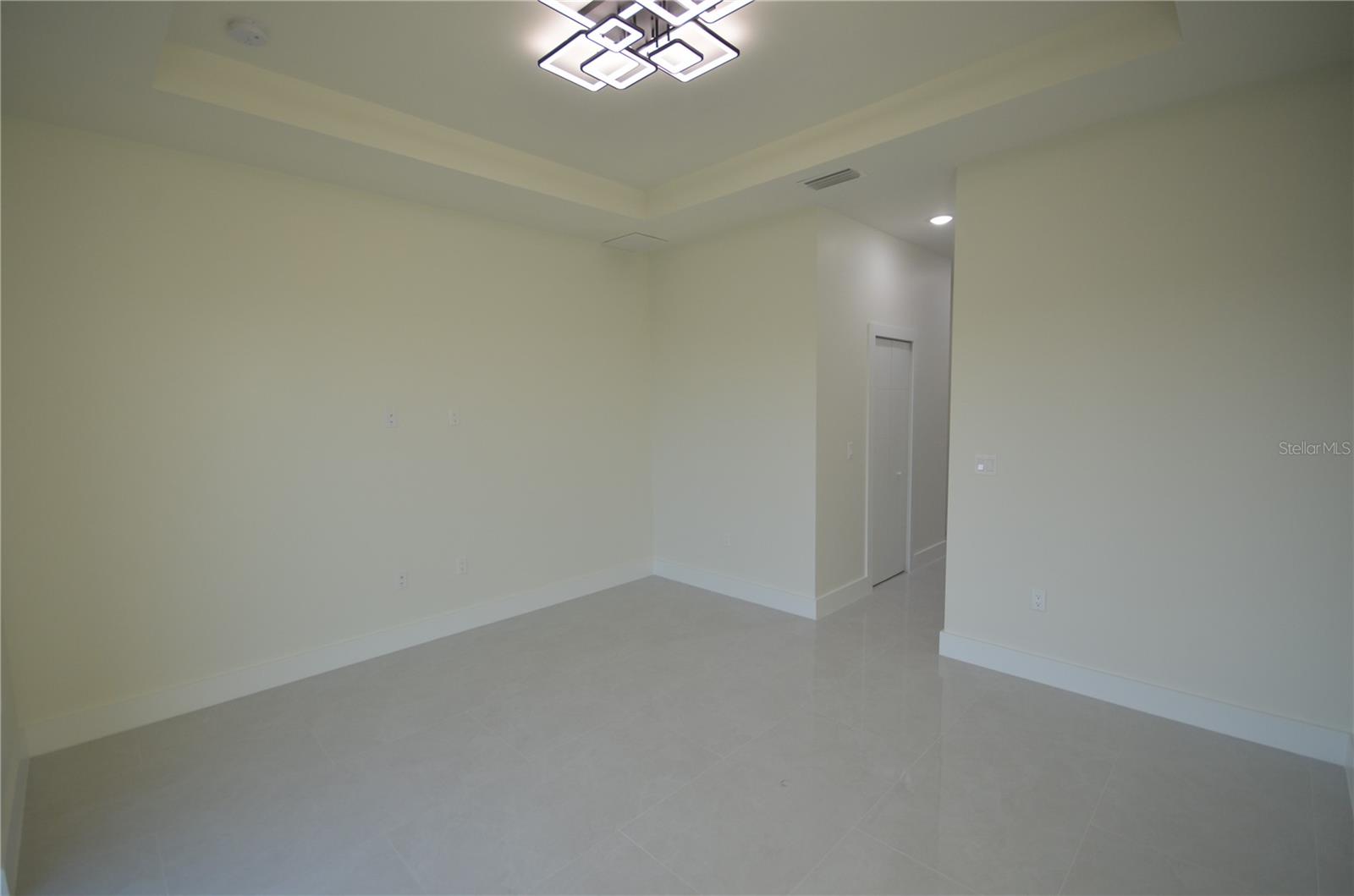 2416 DIPLOMAT PKWY W, CAPE CORAL, FL, 33993