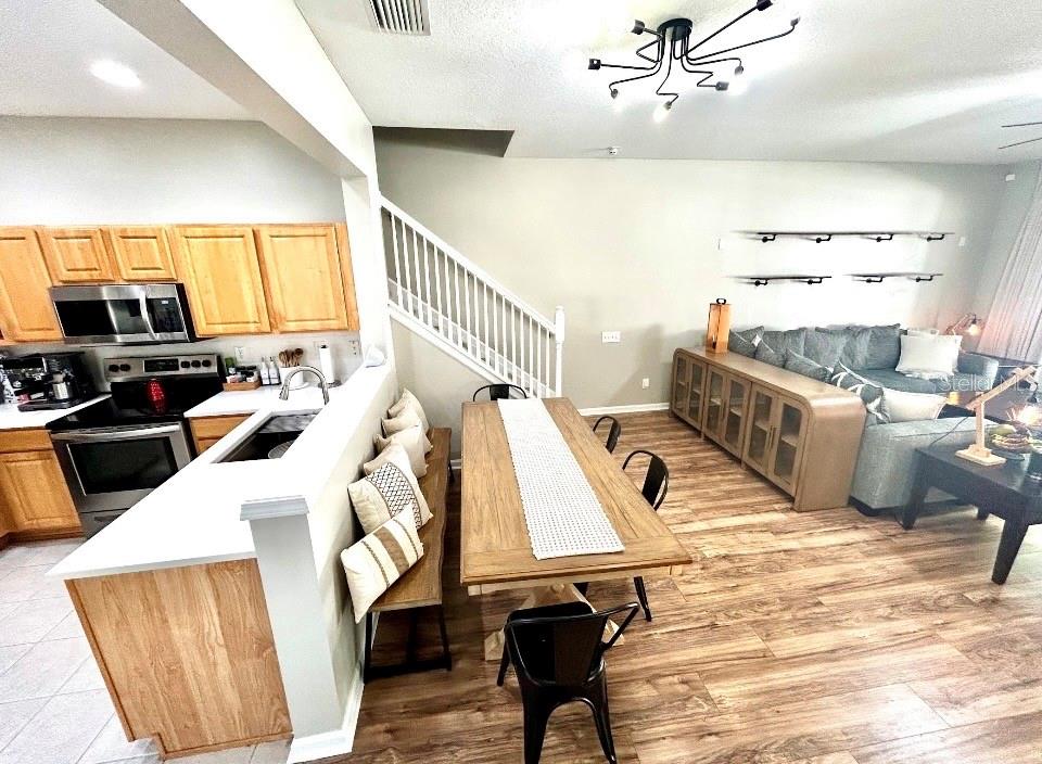 8488 SANDY BEACH ST, TAMPA, FL, 33634